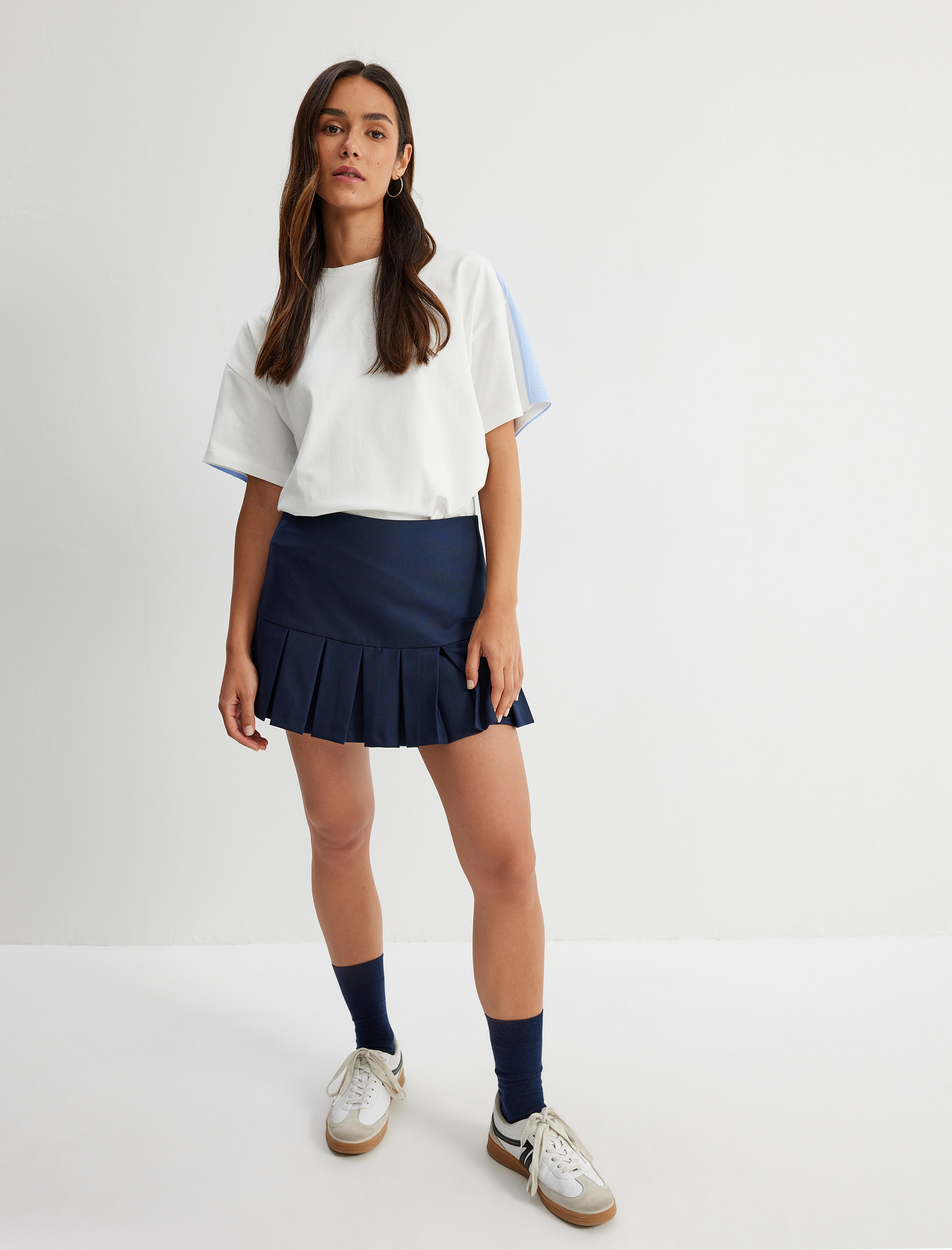   Kısa Kollu Tişört Bisiklet Yaka Sırtı Gömlek Görünümlü Pamuklu