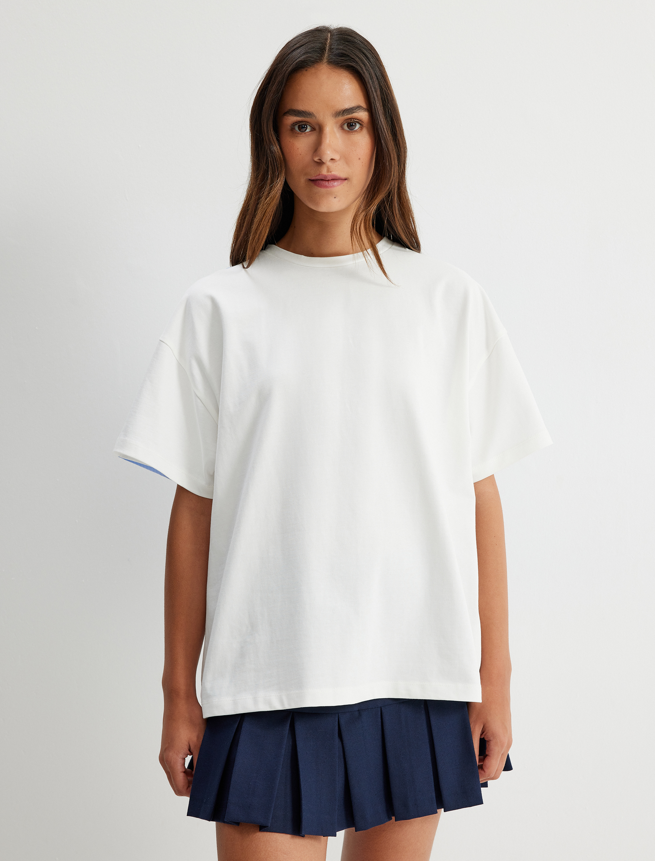   Kısa Kollu Tişört Bisiklet Yaka Sırtı Gömlek Görünümlü Pamuklu