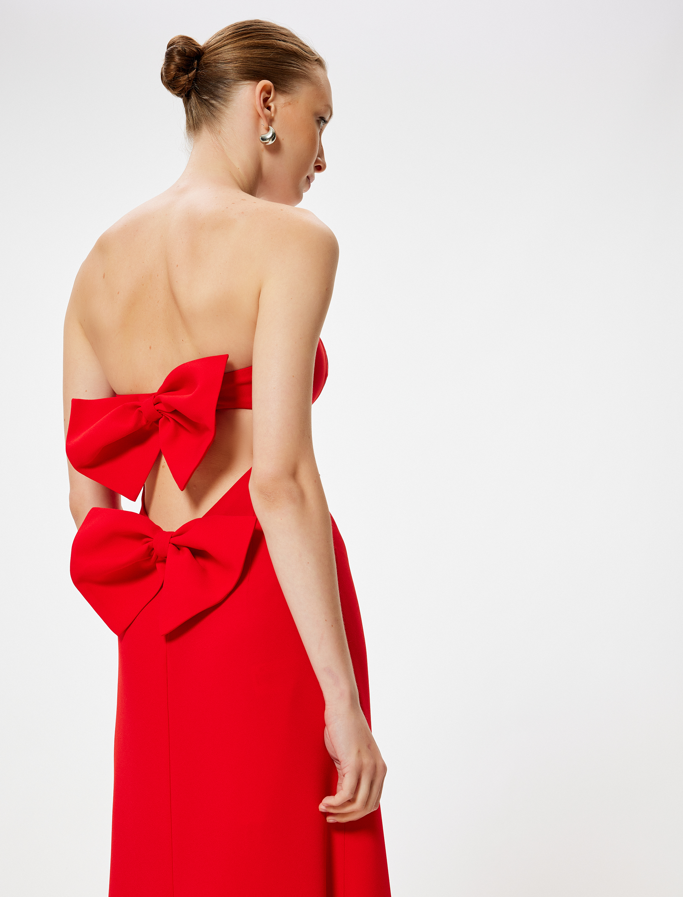   Abiye Elbise Uzun Straplez Yaka Kolsuz Fiyonk Detaylı