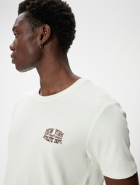 İşlemeli Kısa Kollu Bisiklet Yaka Kaşkorse Pamuklu Slim Fit Tişört