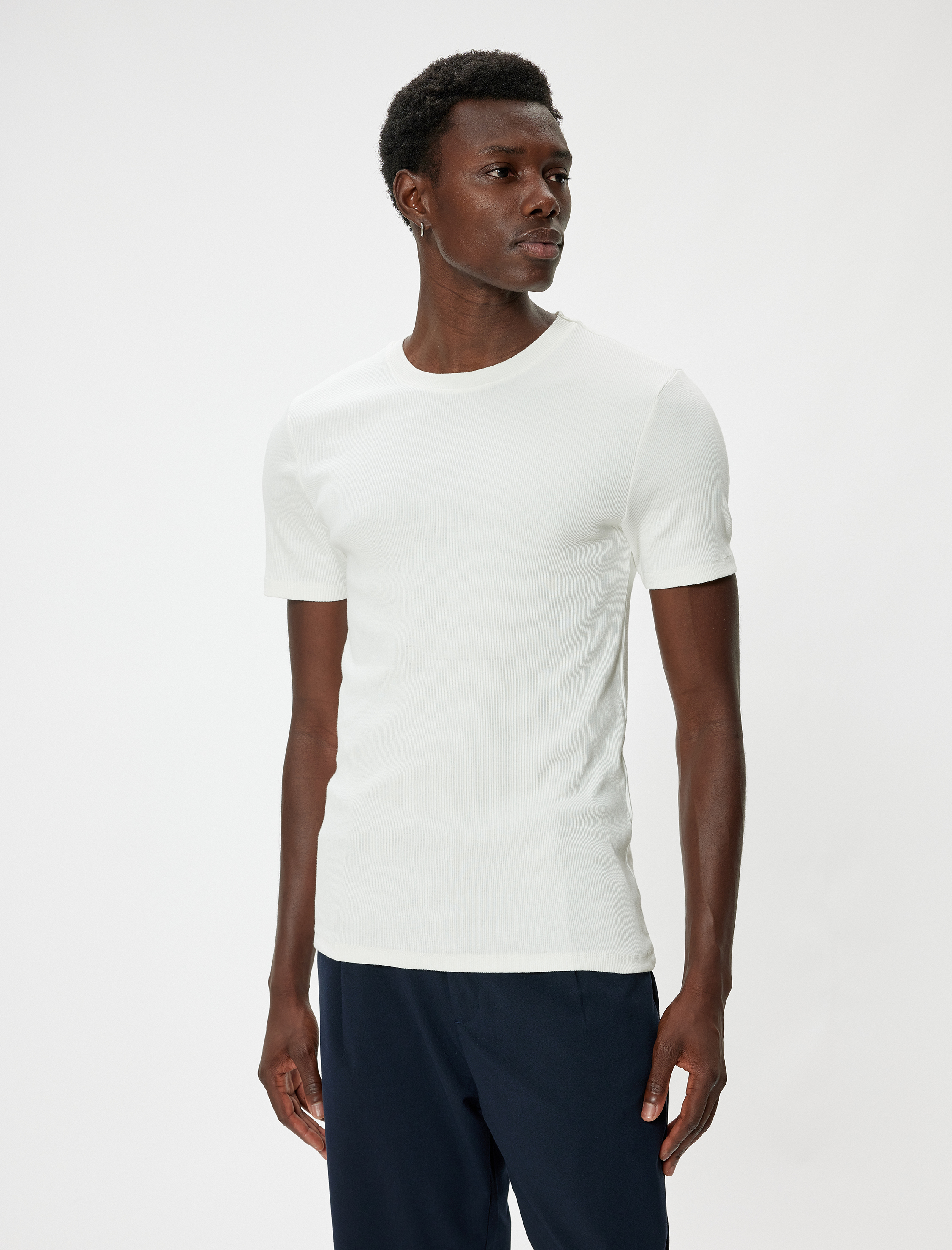   Basic Kısa Kollu Bisiklet Yaka Slim Fit Tişört