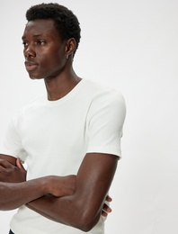 Basic Kısa Kollu Bisiklet Yaka Slim Fit Tişört