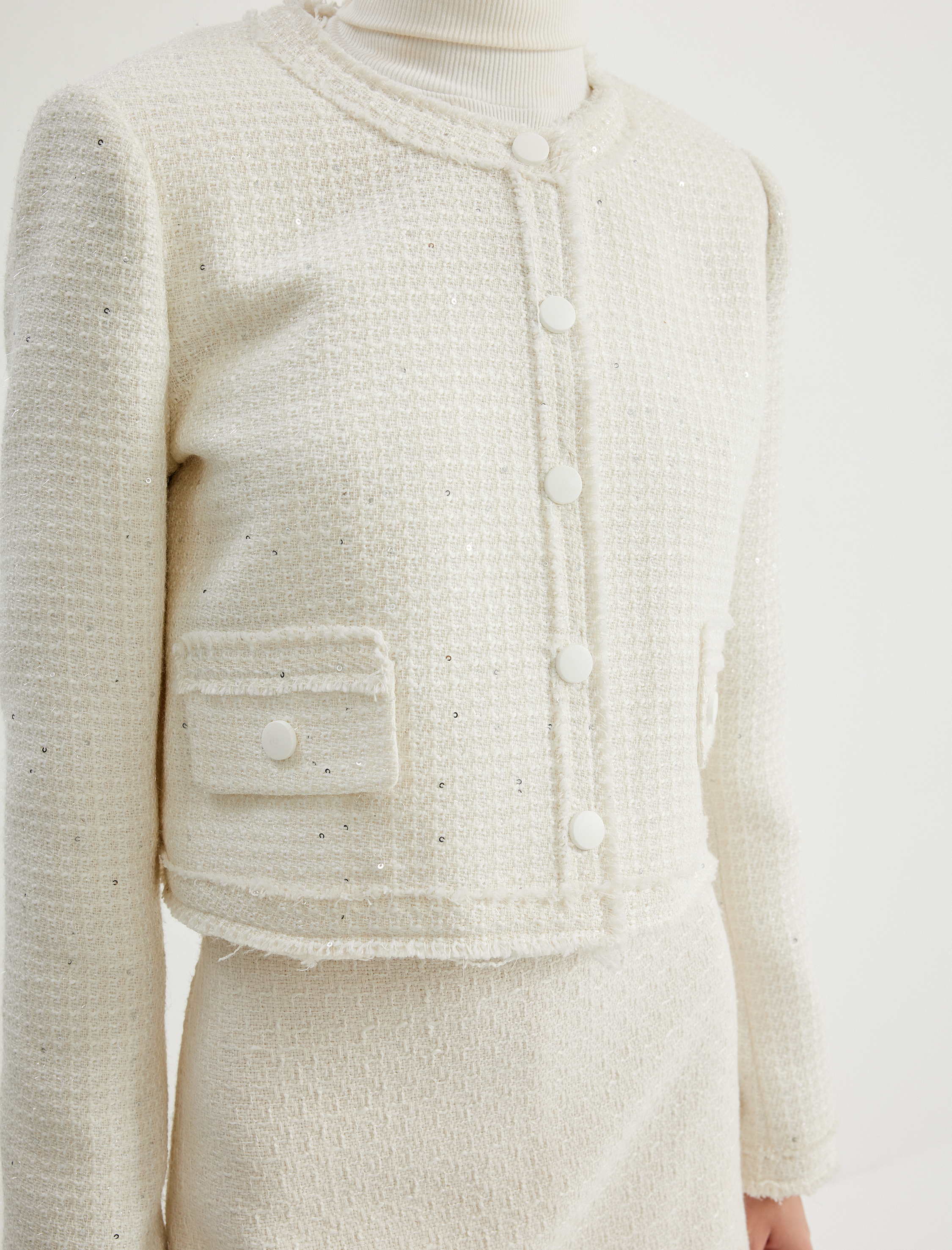   Parıltılı Yuvarlak Yaka Cepli Çıt Çıt Düğme Detaylı Kısa Tüvit Ceket