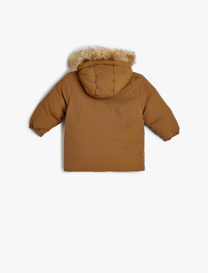 Erkek Bebek Kapşonlu Kaban Peluş Detaylı Cepli