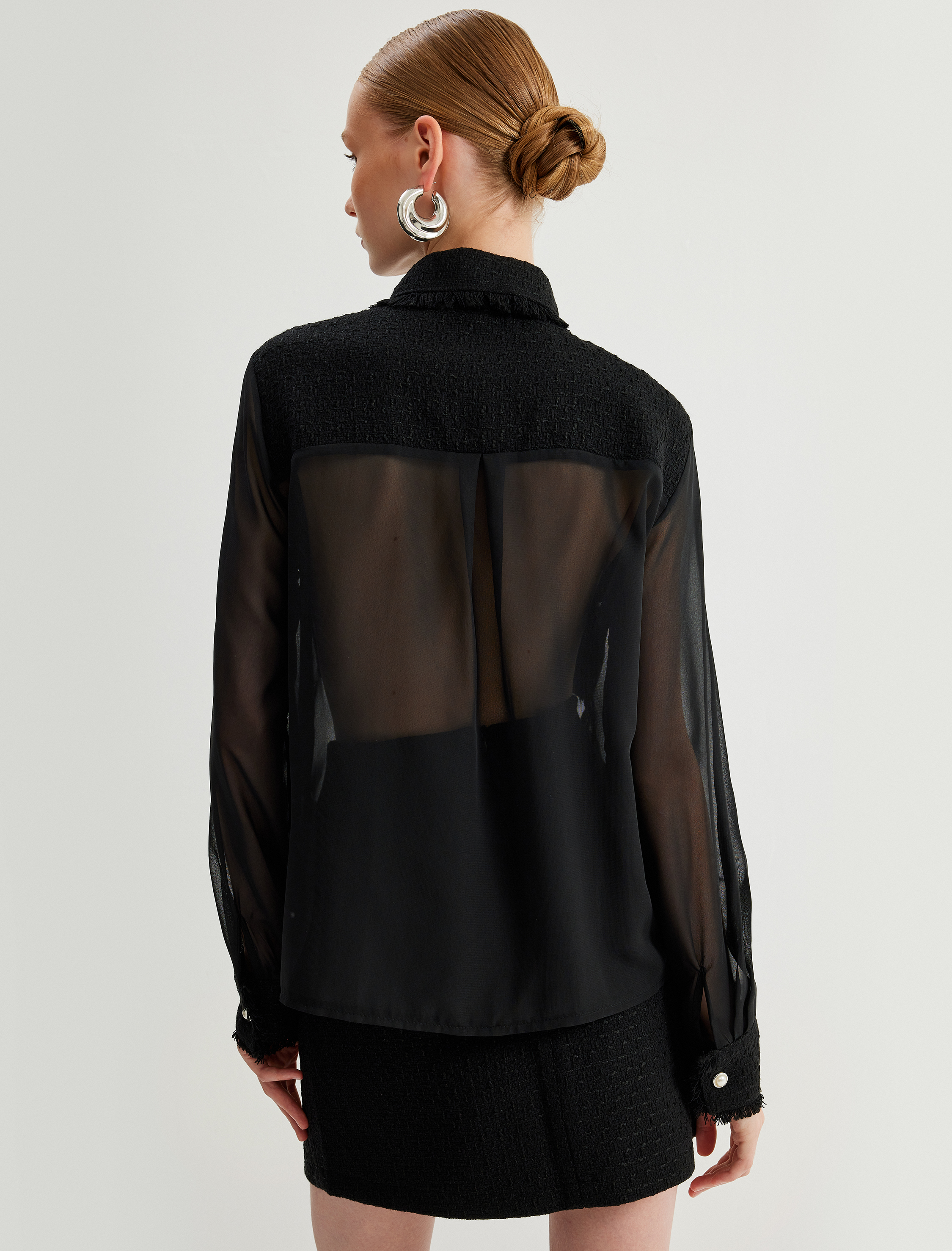   Yarı Transparan Tül Gömlek Tüvit Detaylı Kapaklı Uzun Kollu Cepli İnci Düğme Detaylı