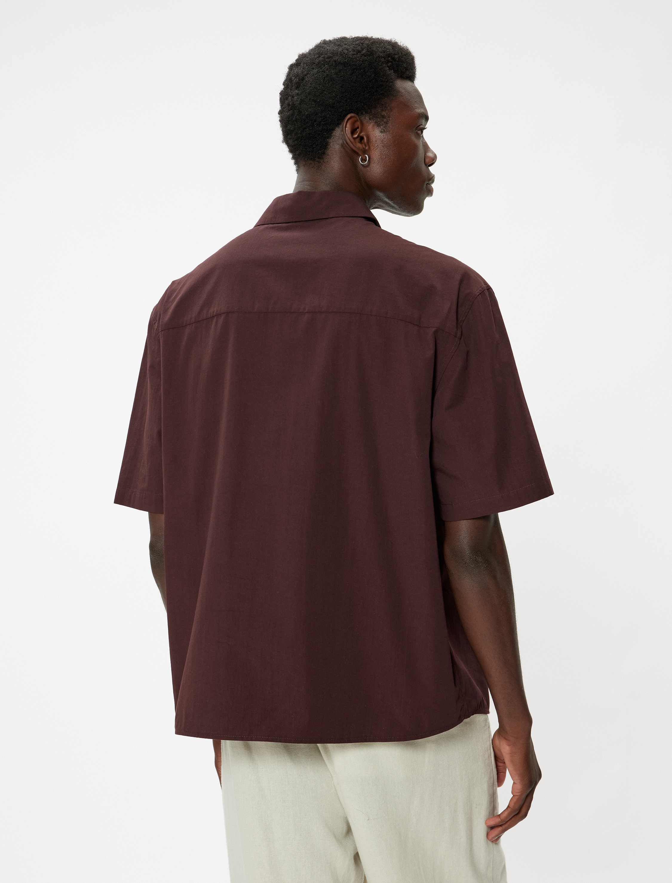   Kısa Kollu Gömlek Cep Detaylı Düğmeli Klasik Yaka Regular Fit