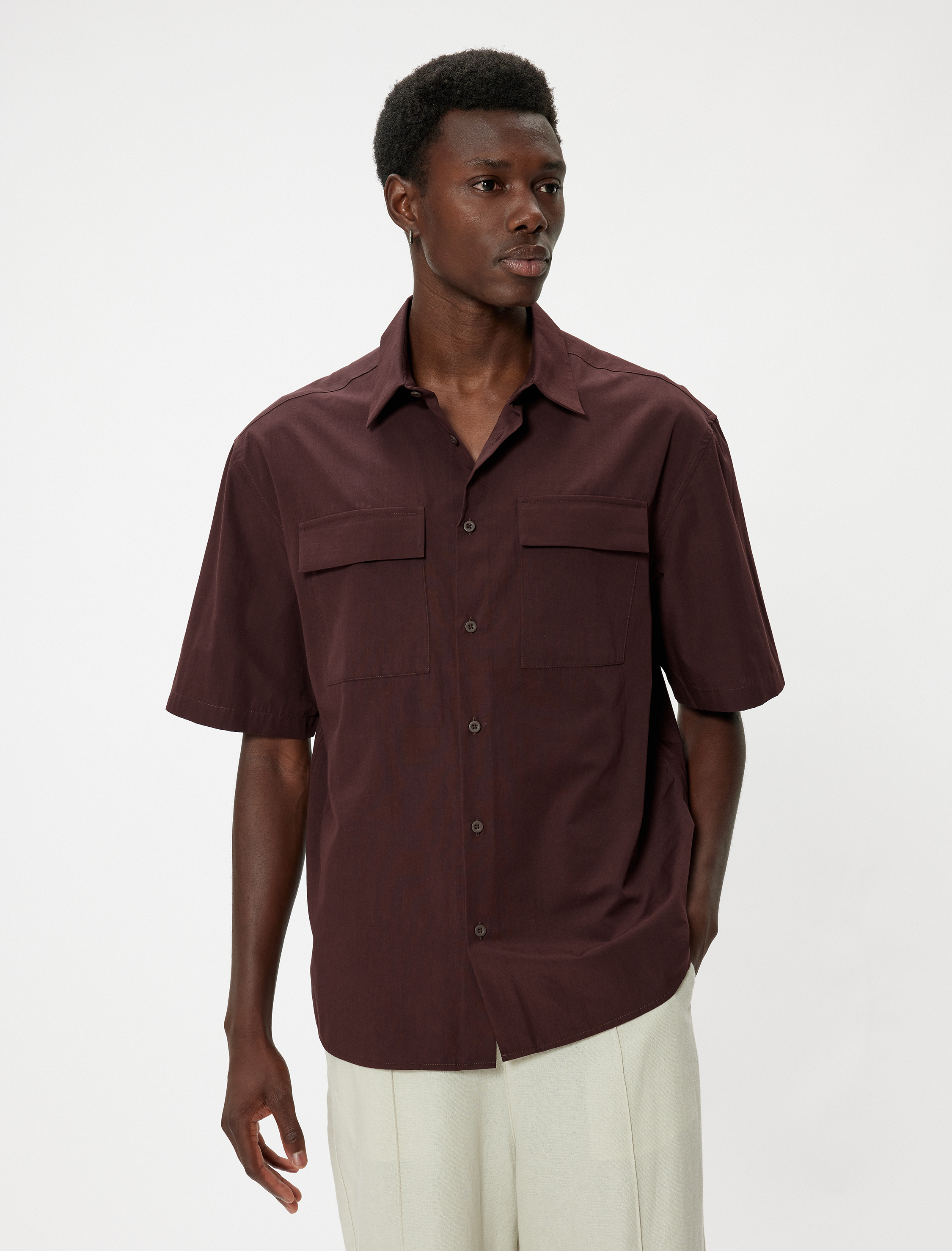   Kısa Kollu Gömlek Cep Detaylı Düğmeli Klasik Yaka Regular Fit