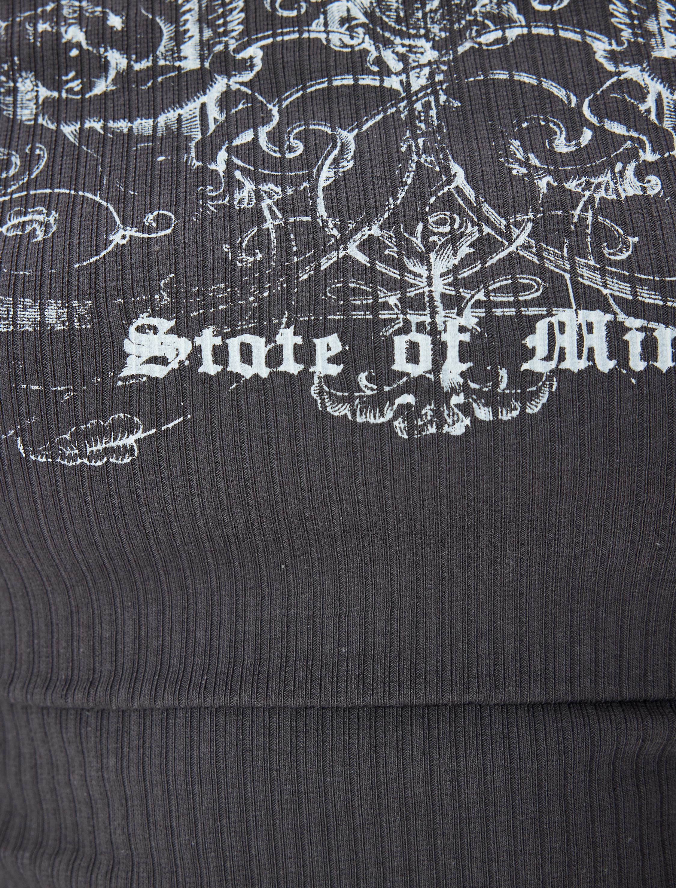   Madonna Yaka Omzu Açık Kaşkorse Baskılı Uzun Kollu Tişört