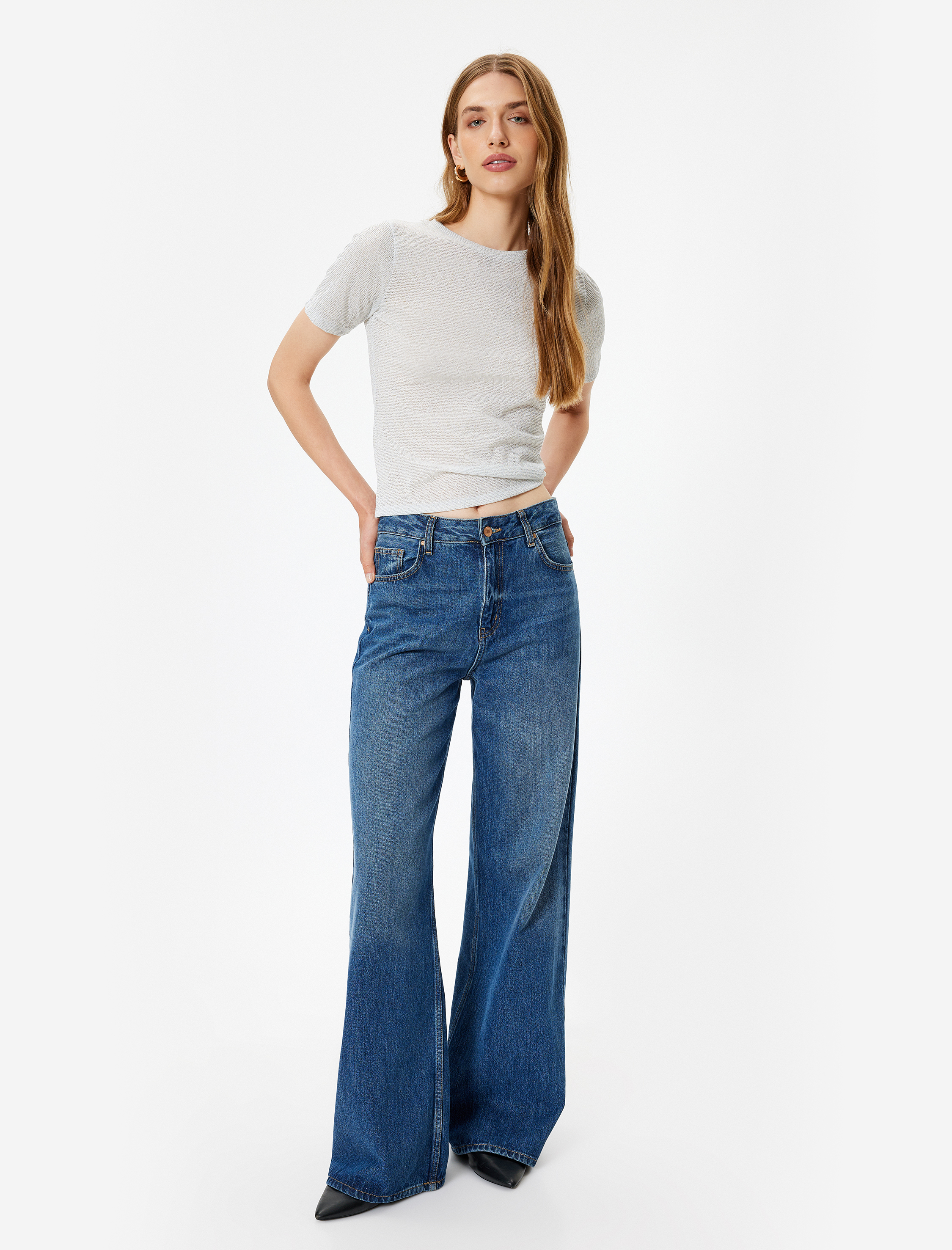   Bisiklet Yaka Slim Fit Parıltılı Dokulu Kısa Kollu Tişört