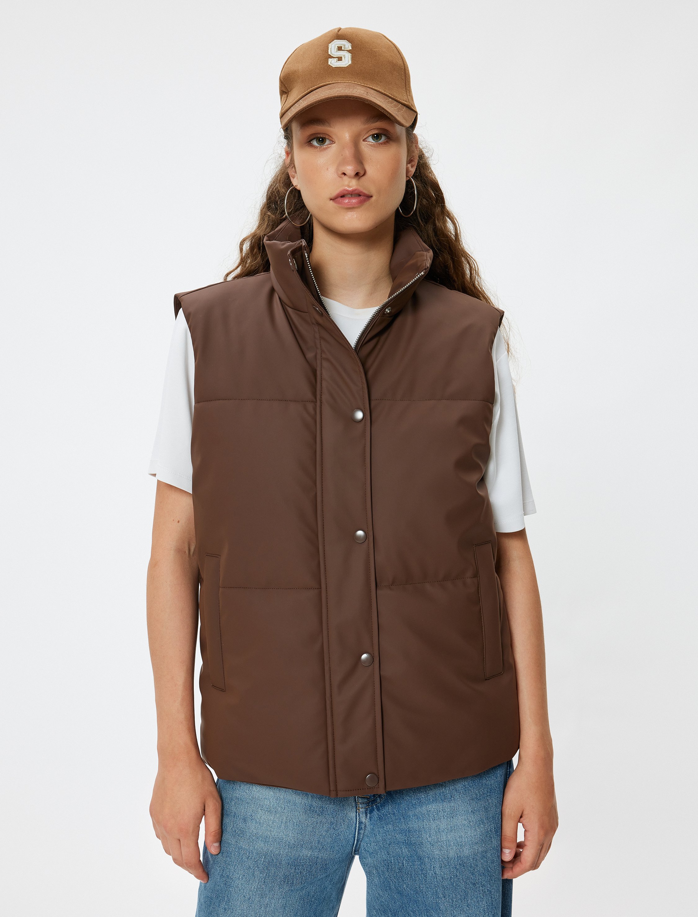 Fermuarlı Dik Yaka Düğmeli Cep Detaylı Kapitone Şişme Yelek