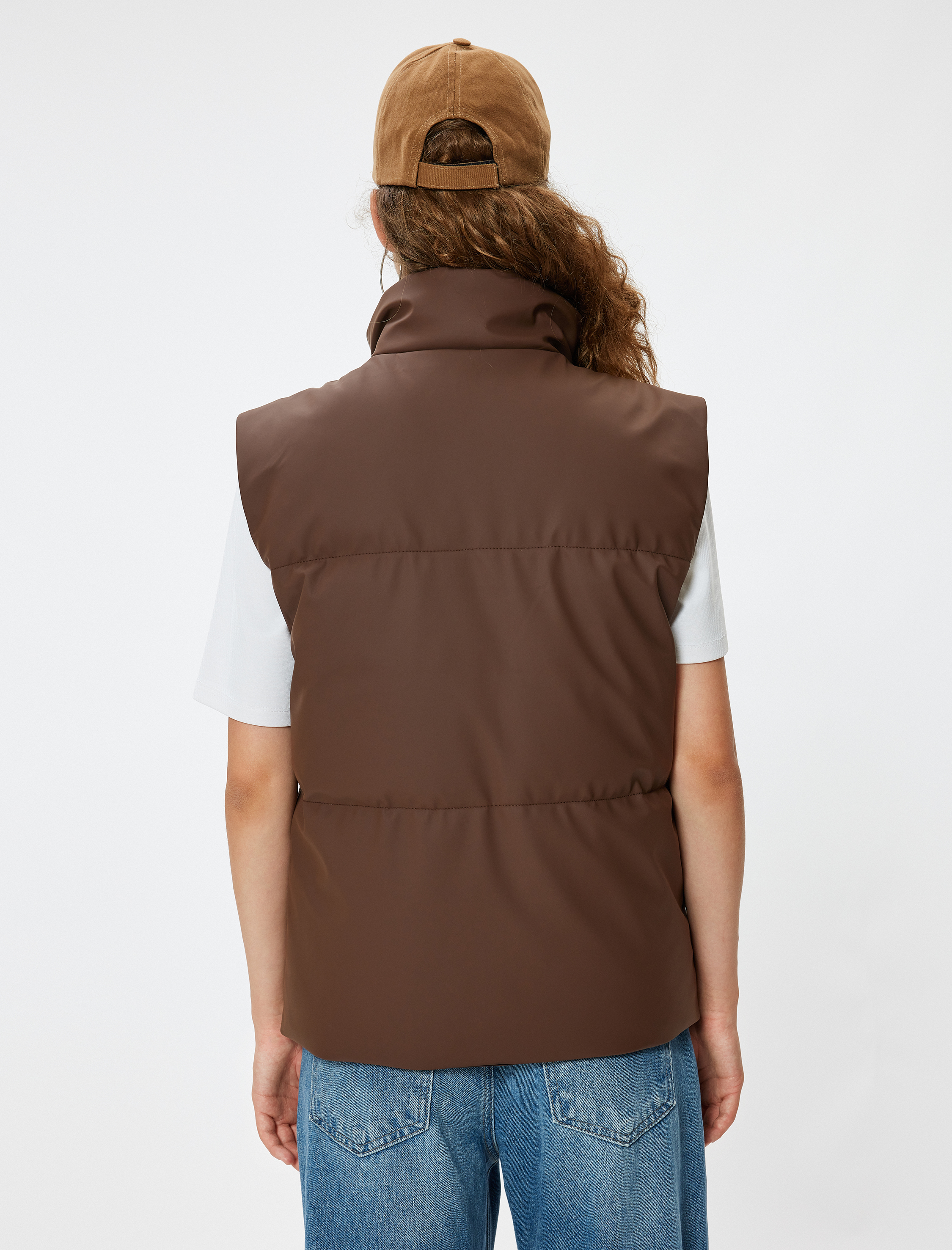 Fermuarlı Dik Yaka Düğmeli Cep Detaylı Kapitone Şişme Yelek