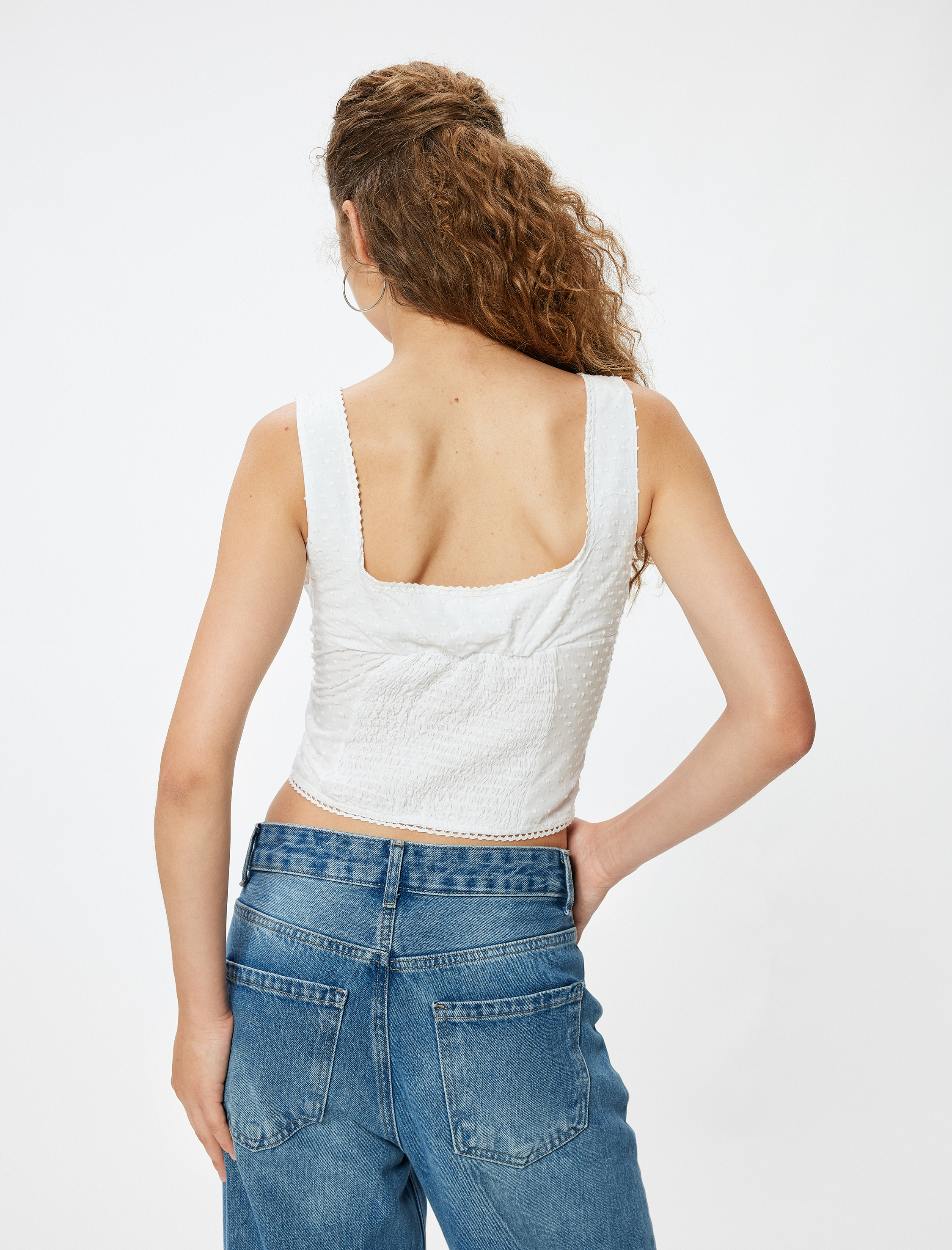 Crop Üst Kolsuz Dokulu Düğmeli Dantel Detaylı Slim Fit