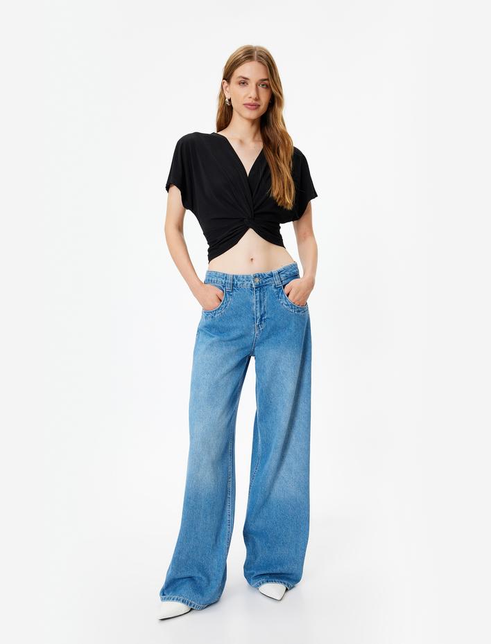  Crop Bluz Düğüm Detaylı V Yaka Kısa Yarasa Kol