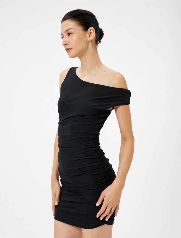  Tek Omuz Elbise Mini Krep Drapeli Kayık Yaka Slim Fit