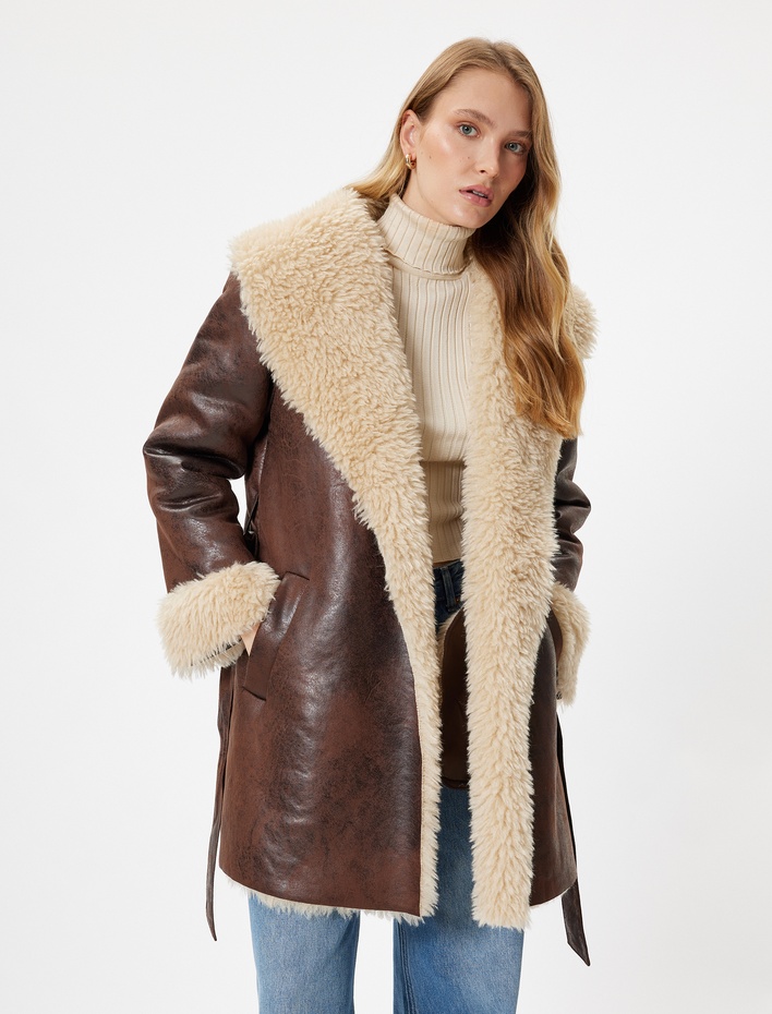  Suni Deri Kaban Oversize Yakası Suni Kürklü Kemerli Cepli