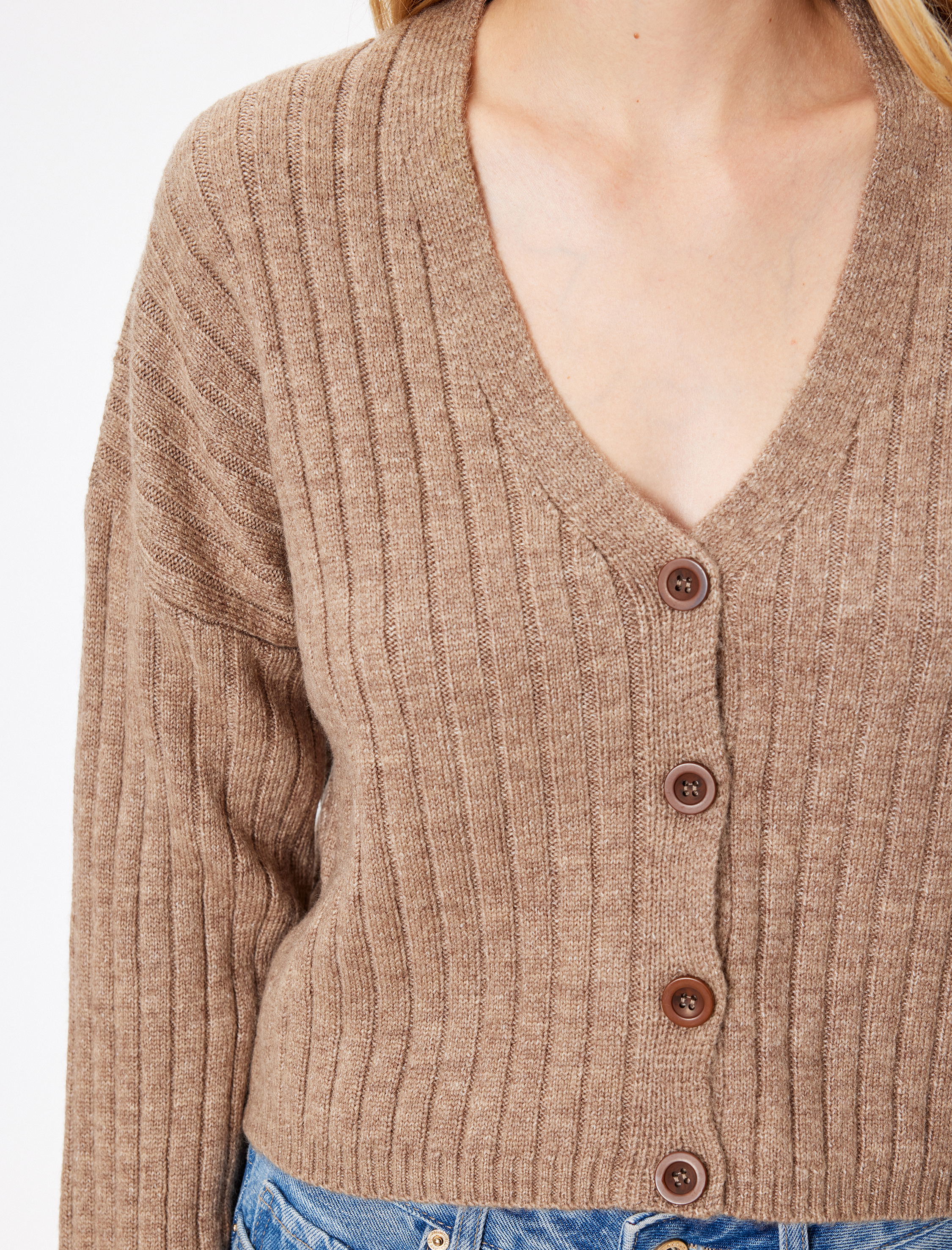   Yumuşak Dokulu V Yaka Düğmeli Çizgili Triko Hırka