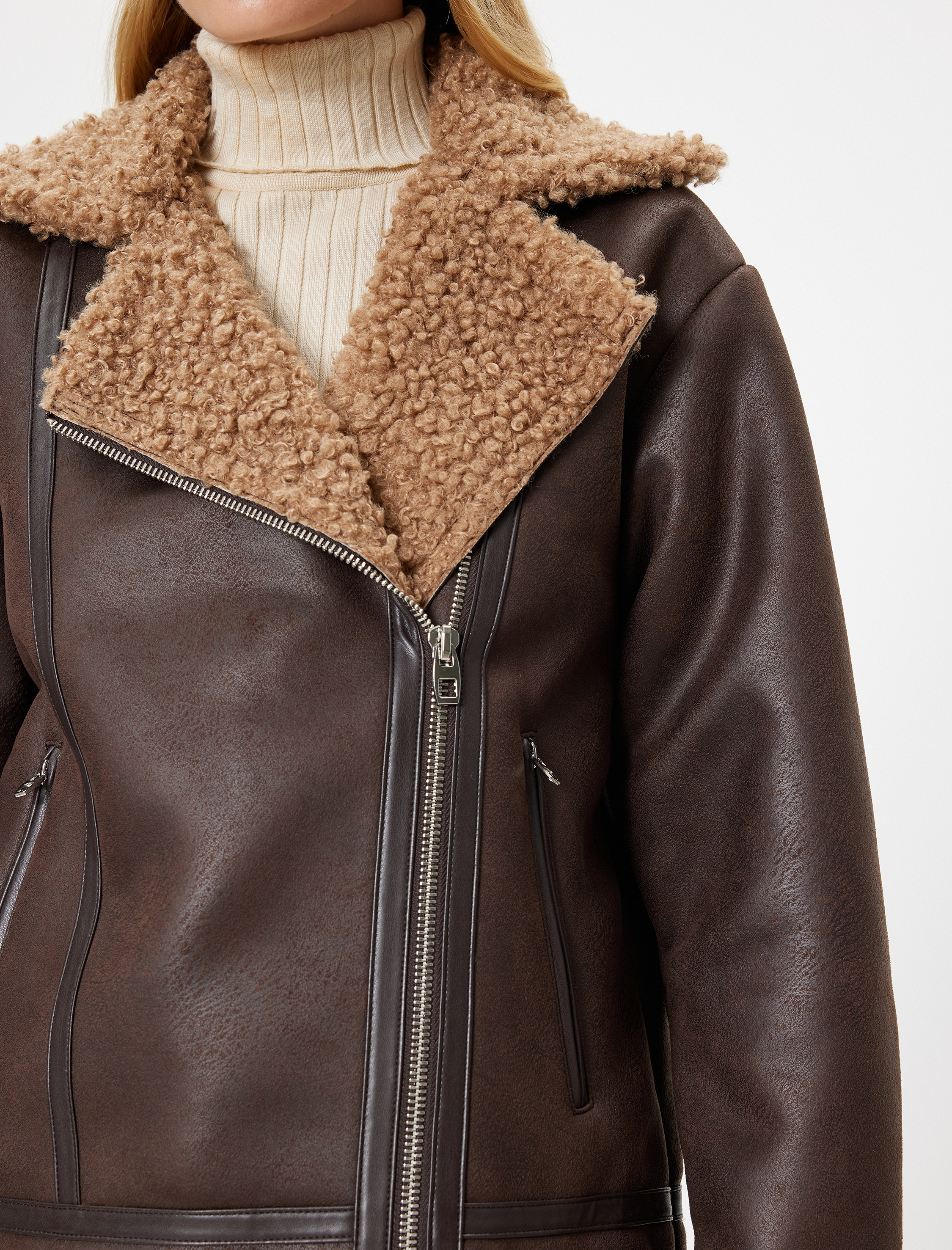   Koton X Sima Tarkan - Yakası Suni Kürklü Fermuarlı Cepli Suni Deri Oversize Biker Ceket