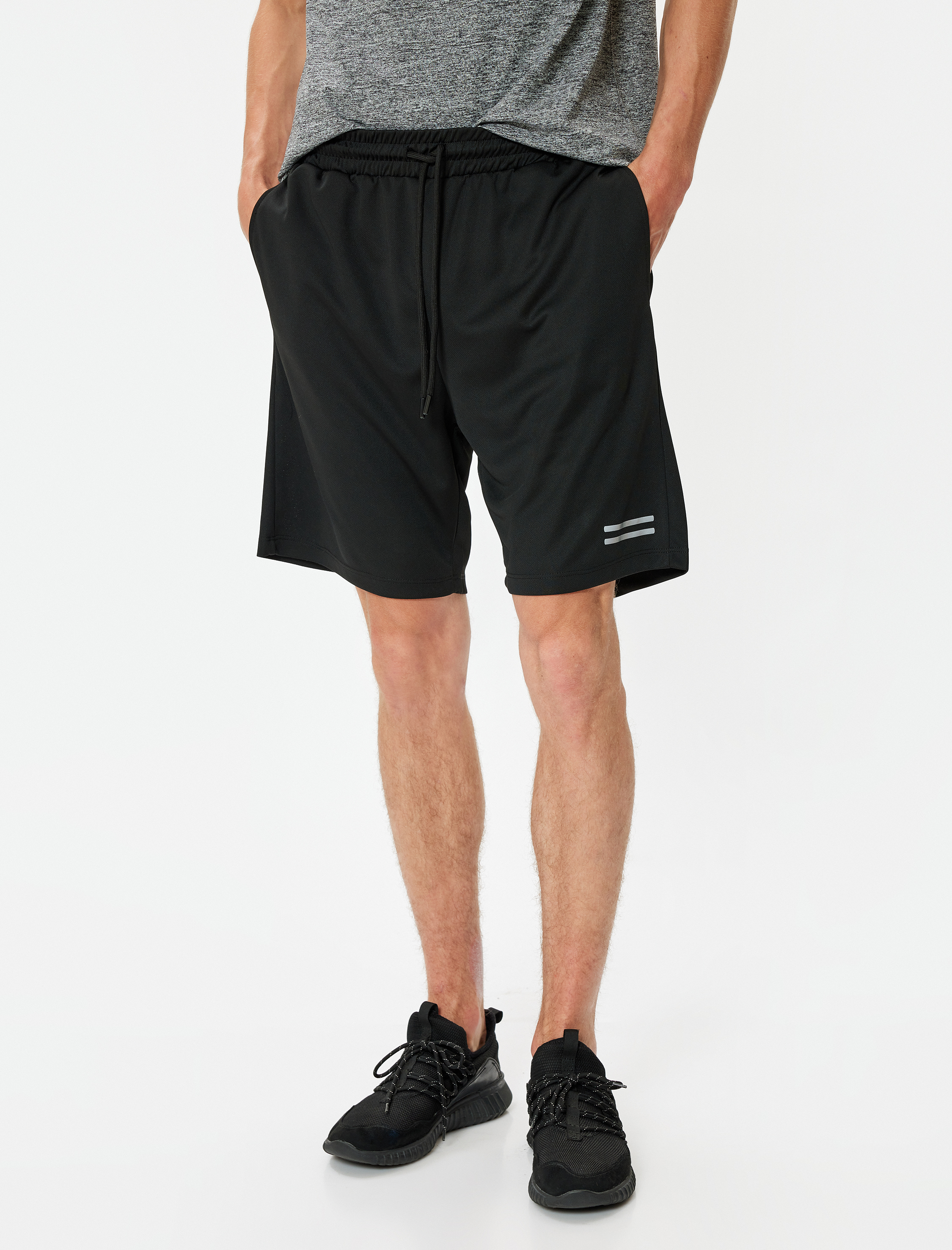   Baskılı Cep Detaylı Beli Bağcıklı Spor Şort