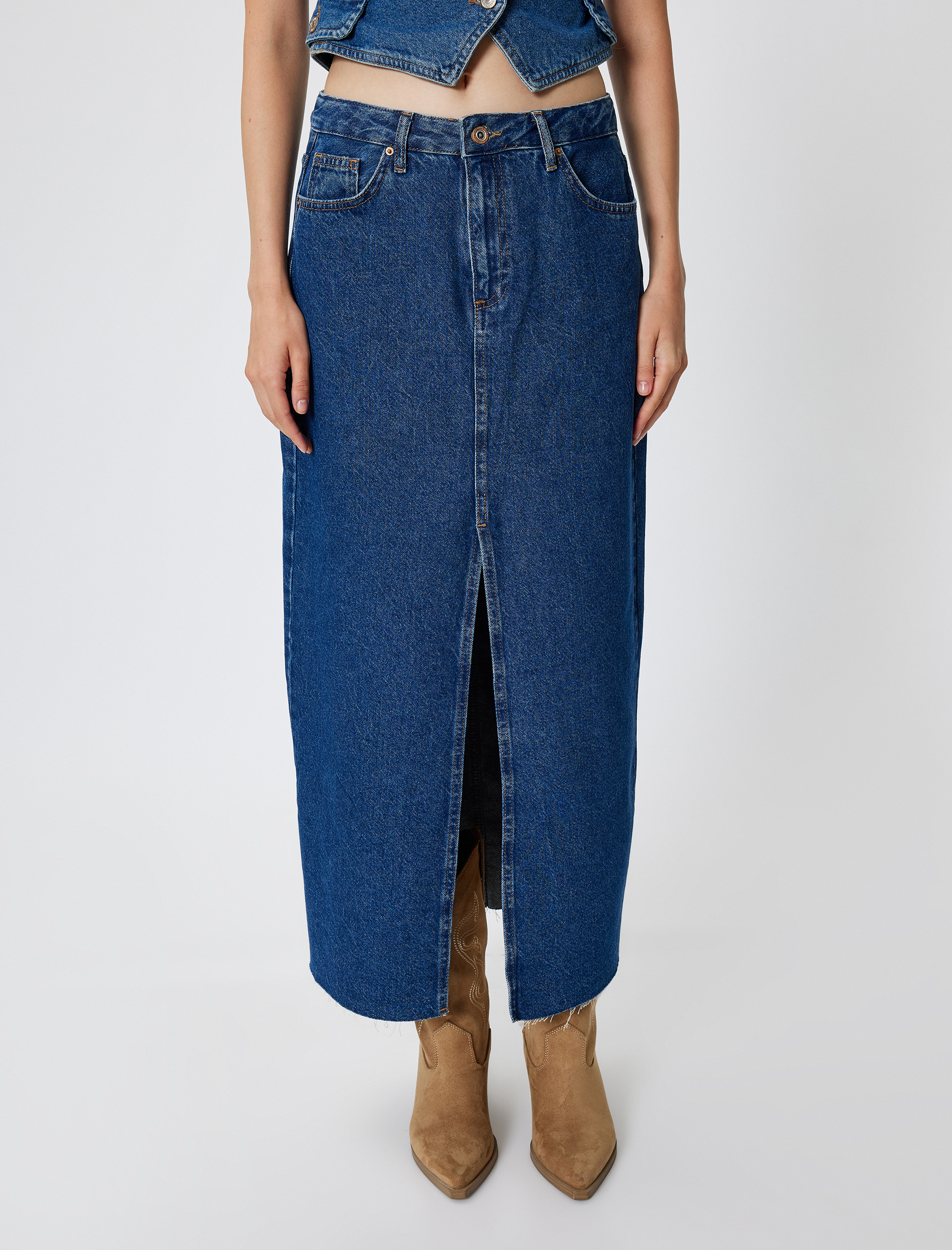   Yüksek Bel Düğmeli Yırtmaç Detaylı Midi Kot Etek