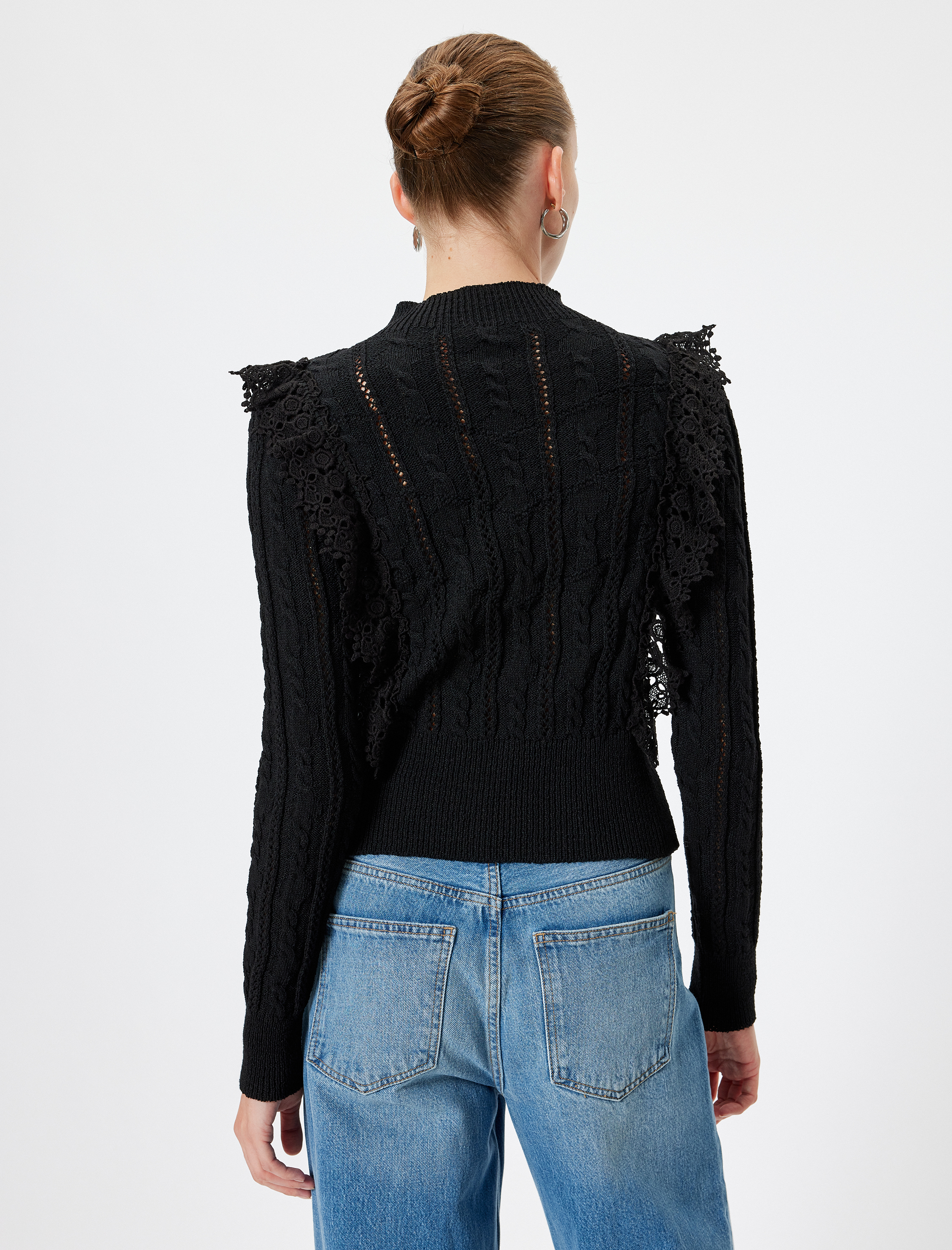   Dantel Detaylı Ajurlu Saç Örgü Dokulu Dik Yaka Triko Kazak