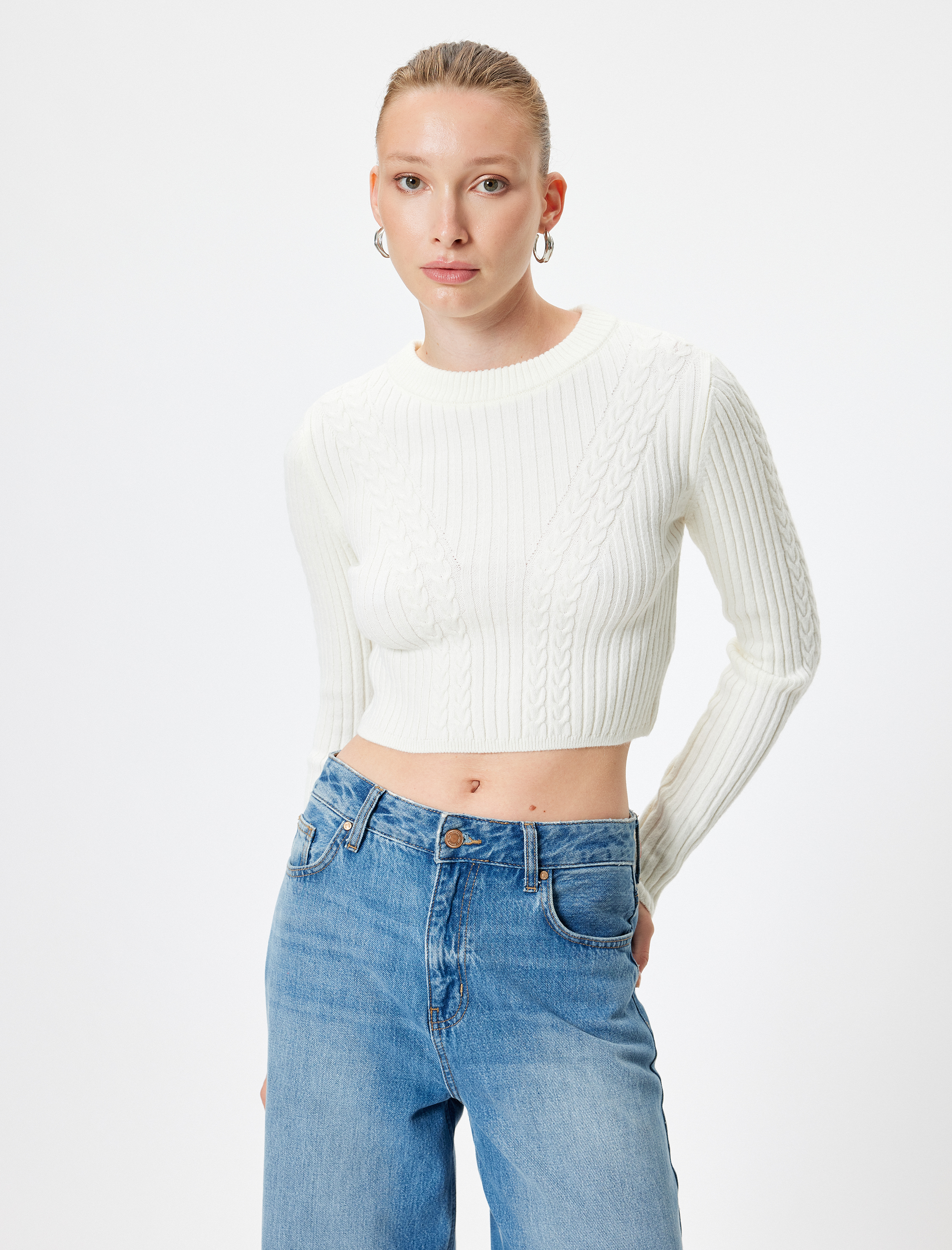 Uzun Kollu Saç Örgü Dokulu Triko Crop Kazak