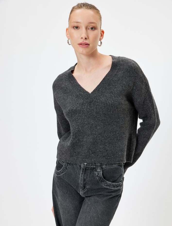  V Yaka Triko Kazak Uzun Kollu Dokulu