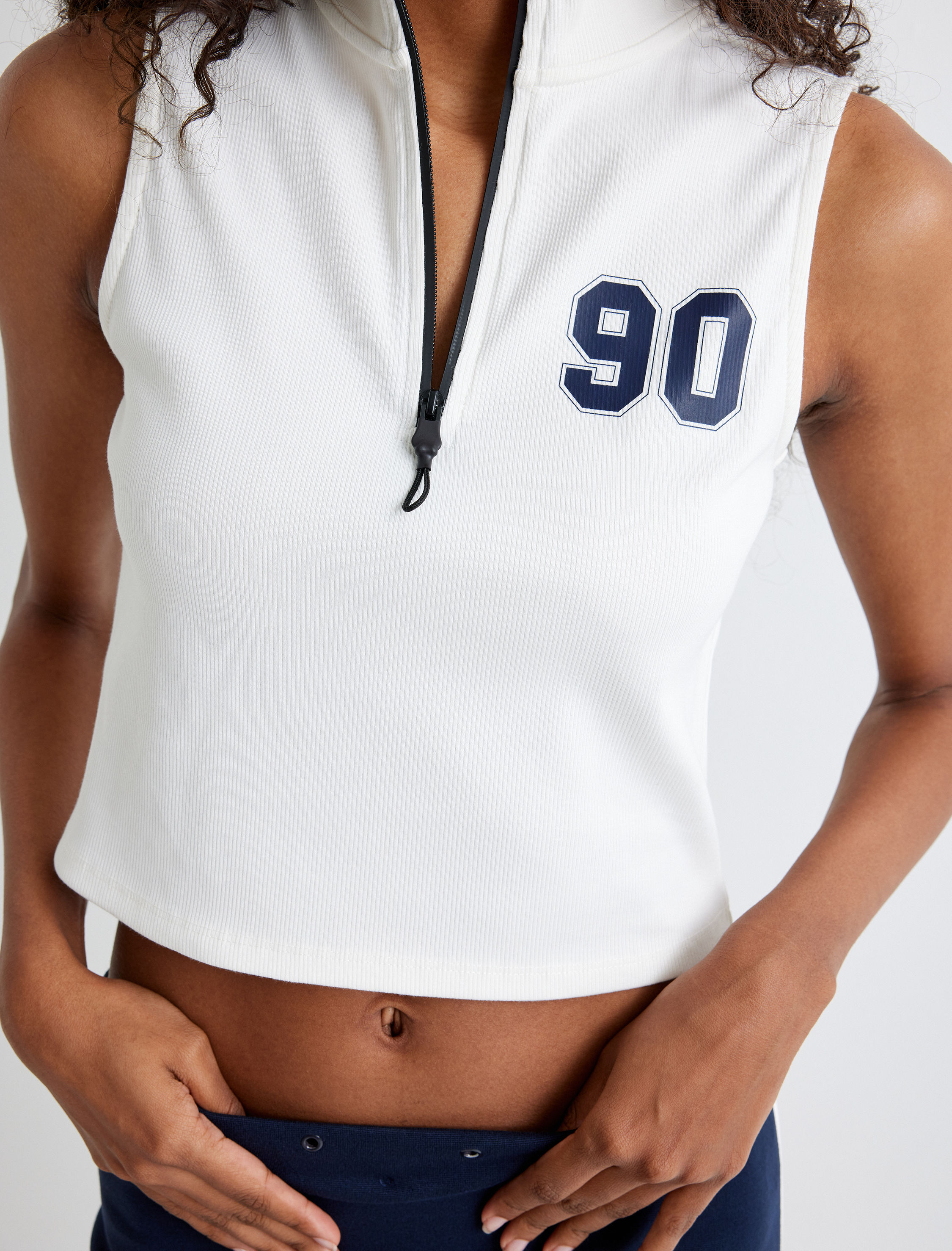   Dik Yaka Kolsuz Tişört Yarım Fermuar Detaylı Pamuklu