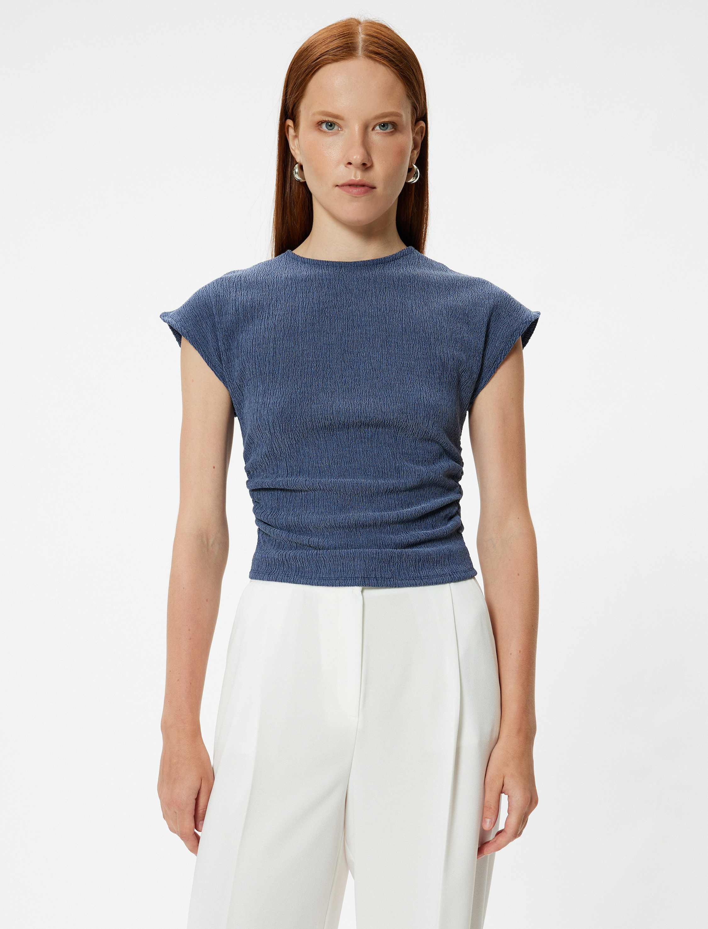   Bisiklet Yaka Slim Fit Dokulu Kap Kol Tişört