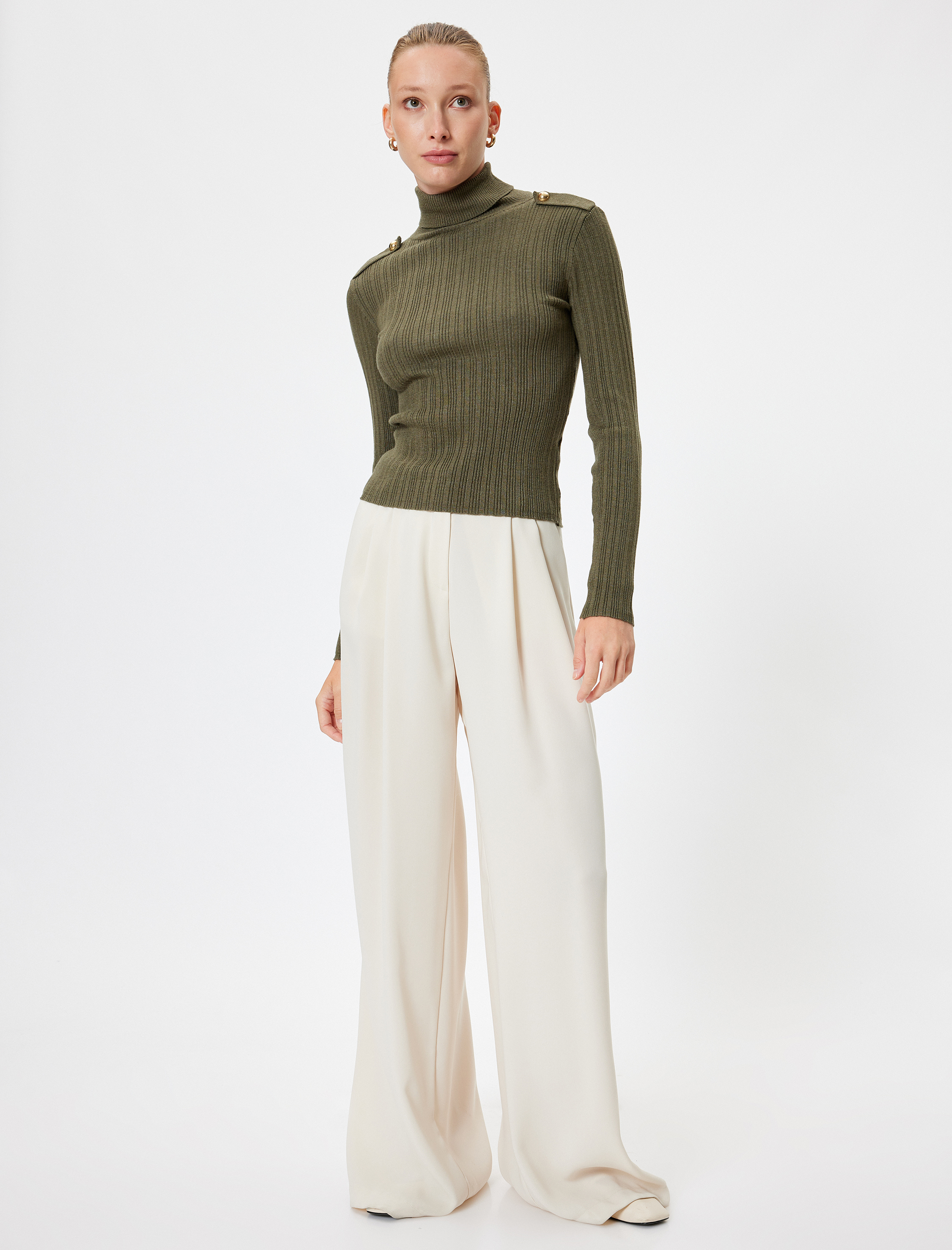   Apolet Detaylı Uzun Kollu Boğazlı Triko Kazak