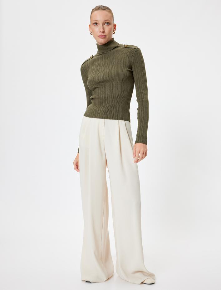  Apolet Detaylı Uzun Kollu Boğazlı Triko Kazak