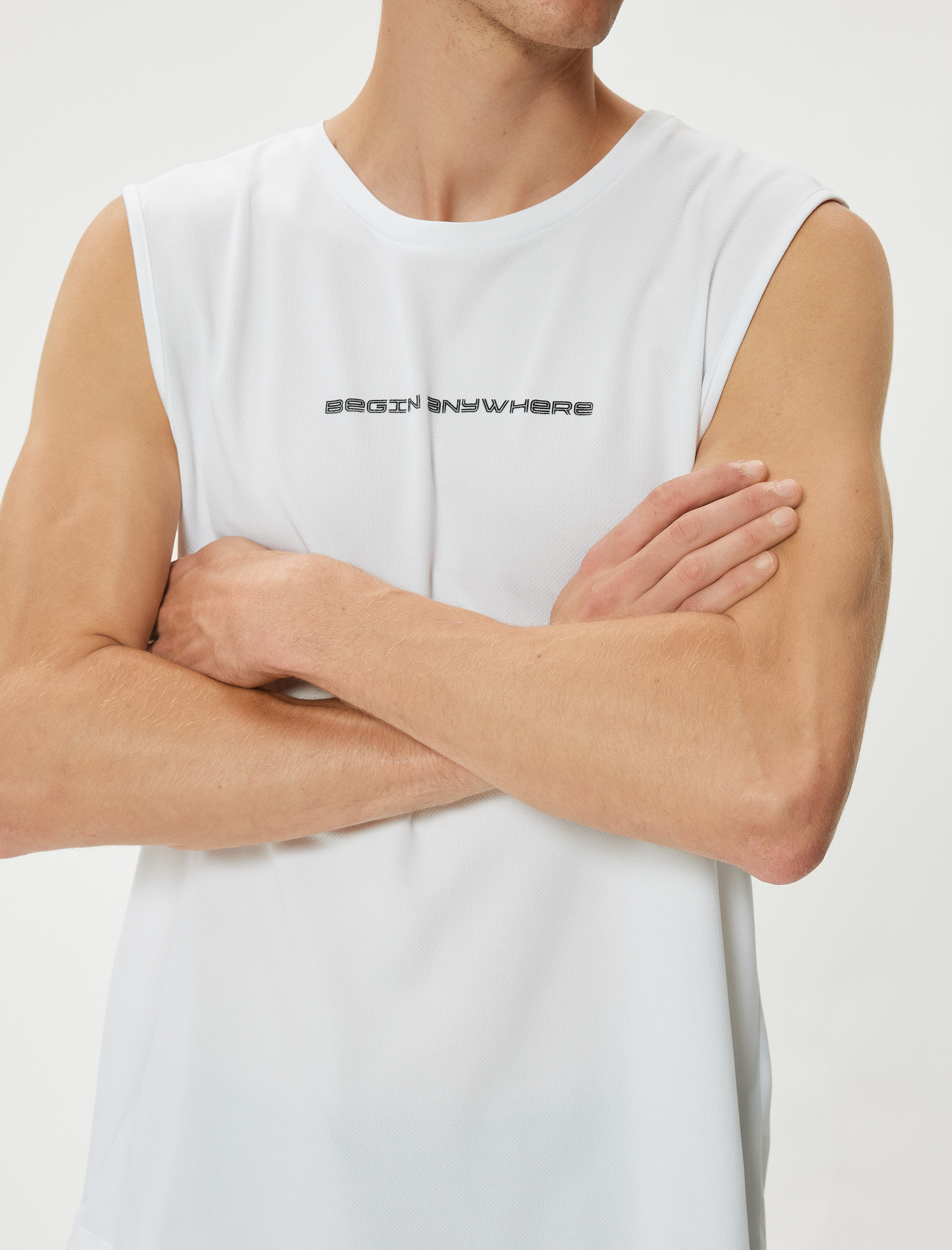   Arkası Baskılı Bisiklet Yaka Kolsuz Spor Atlet