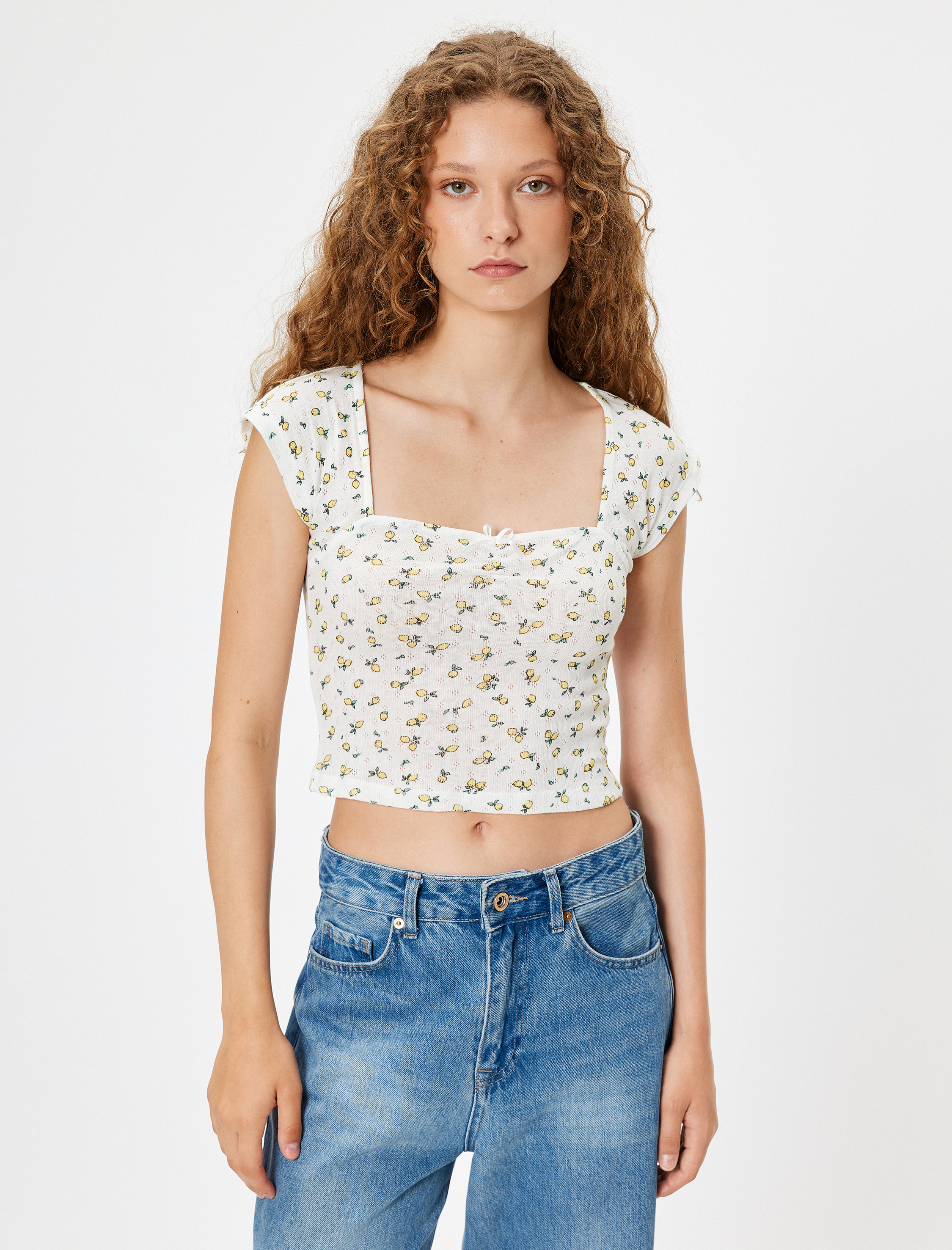 Meyve Baskılı Tişört Fiyonklu Kap Kol Kare Yaka Slim Fit Pamuklu