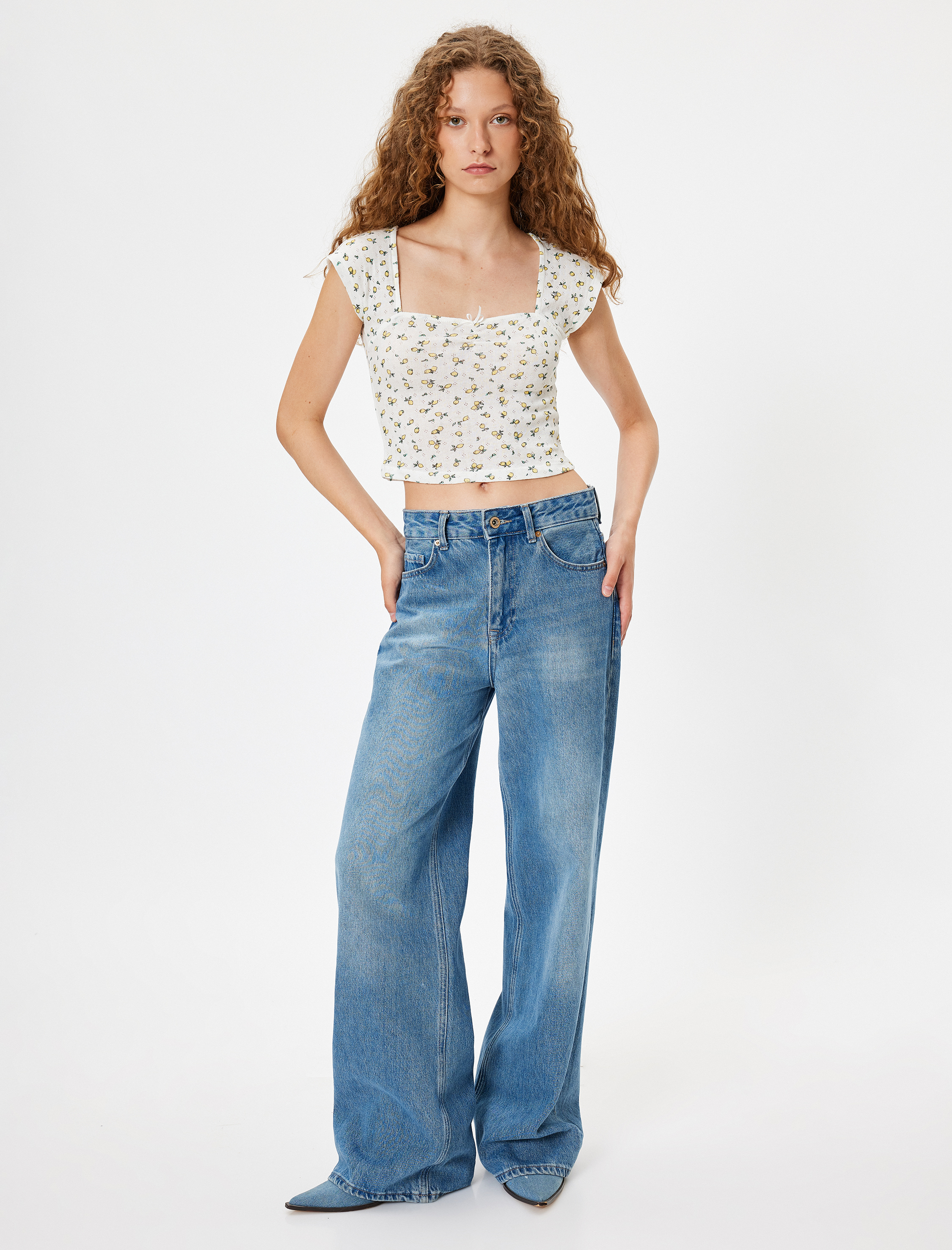 Meyve Baskılı Tişört Fiyonklu Kap Kol Kare Yaka Slim Fit Pamuklu