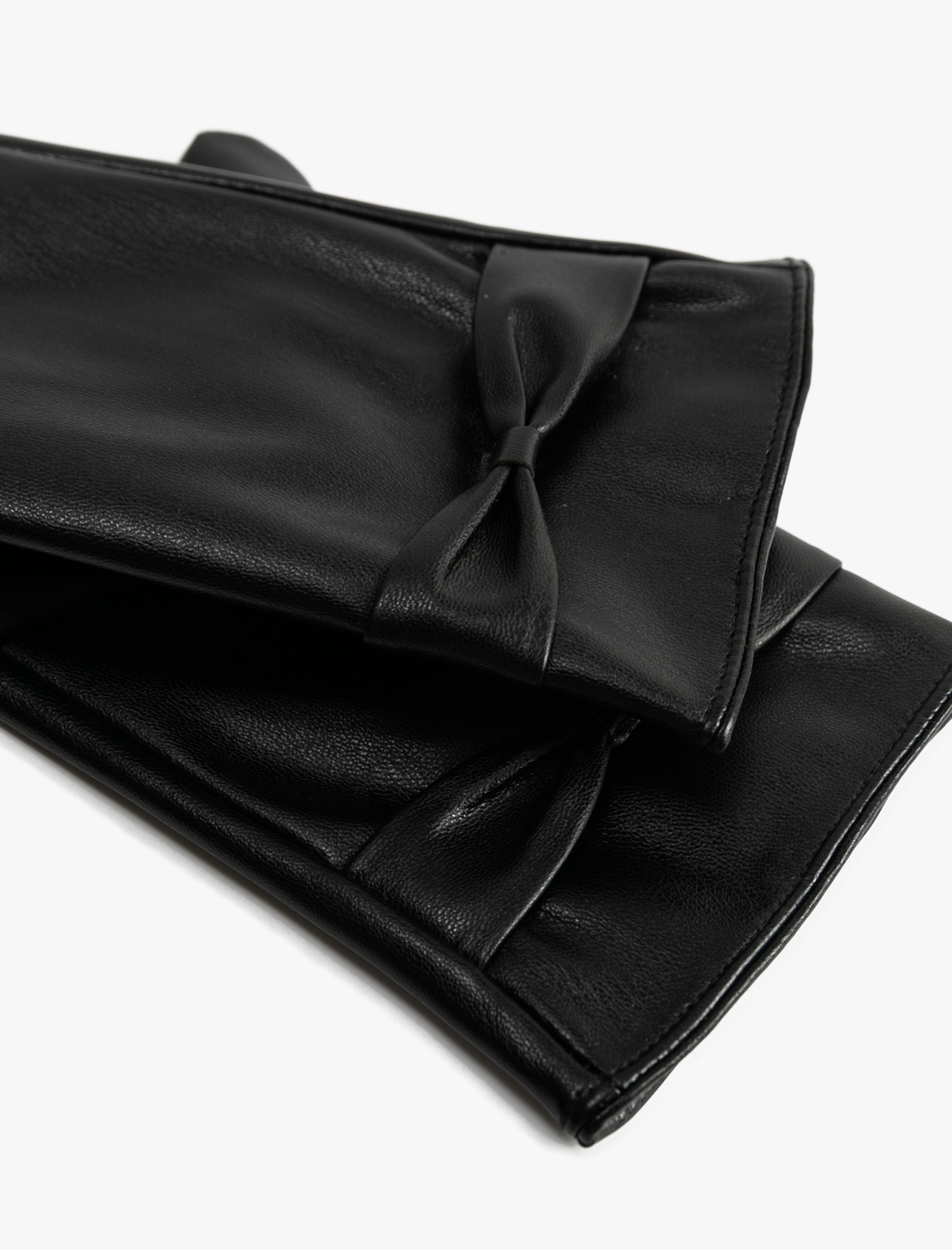  Kadın Eldiven Deri Görünümlü Fiyonk Detaylı