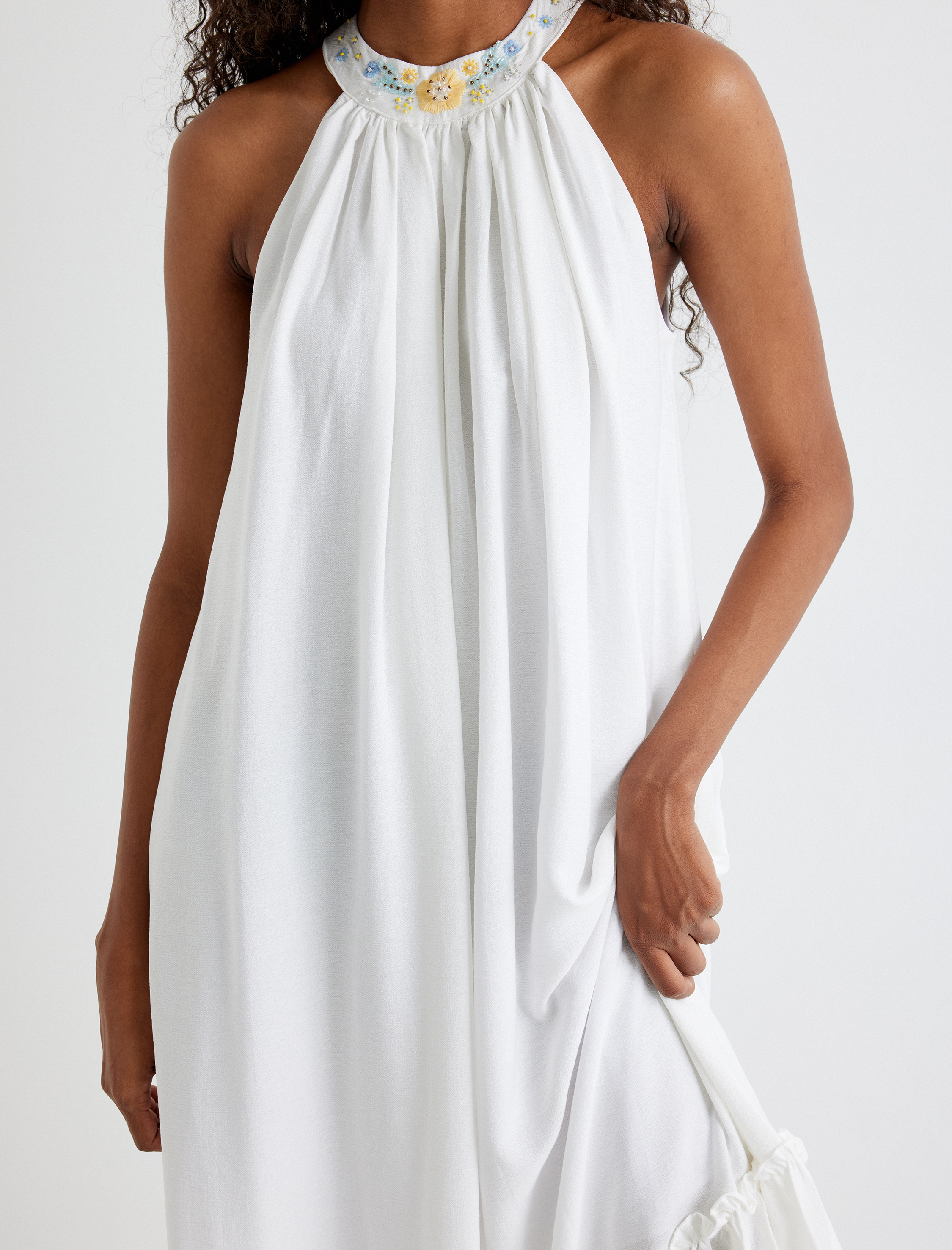   Halter Yaka Uzun Elbise Fırfırlı Boncuk İşleme Detaylı Astarlı