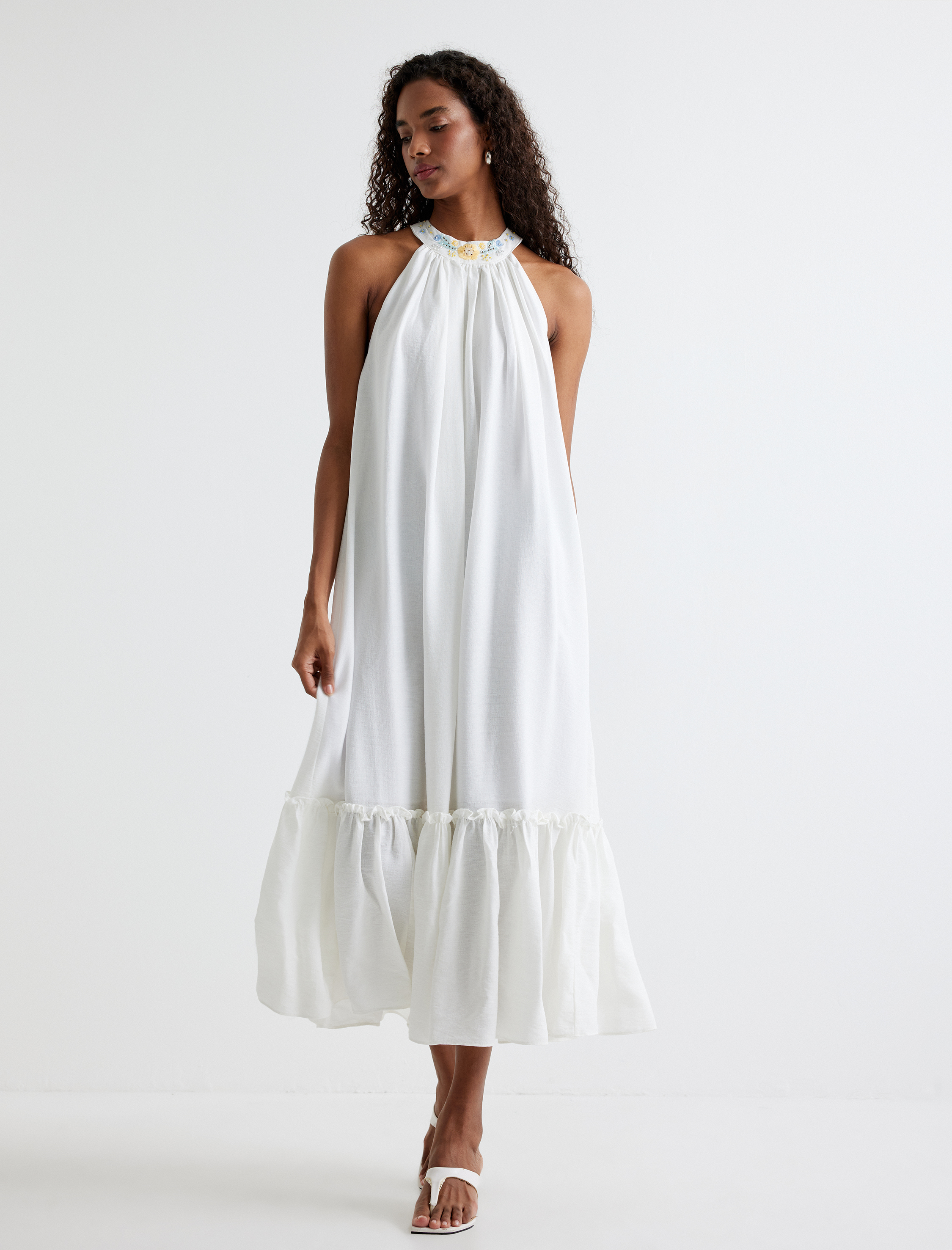   Halter Yaka Uzun Elbise Fırfırlı Boncuk İşleme Detaylı Astarlı