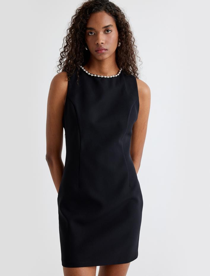  Yuvarlak Yaka A Kesim Kolsuz Taşlı Mini Elbise