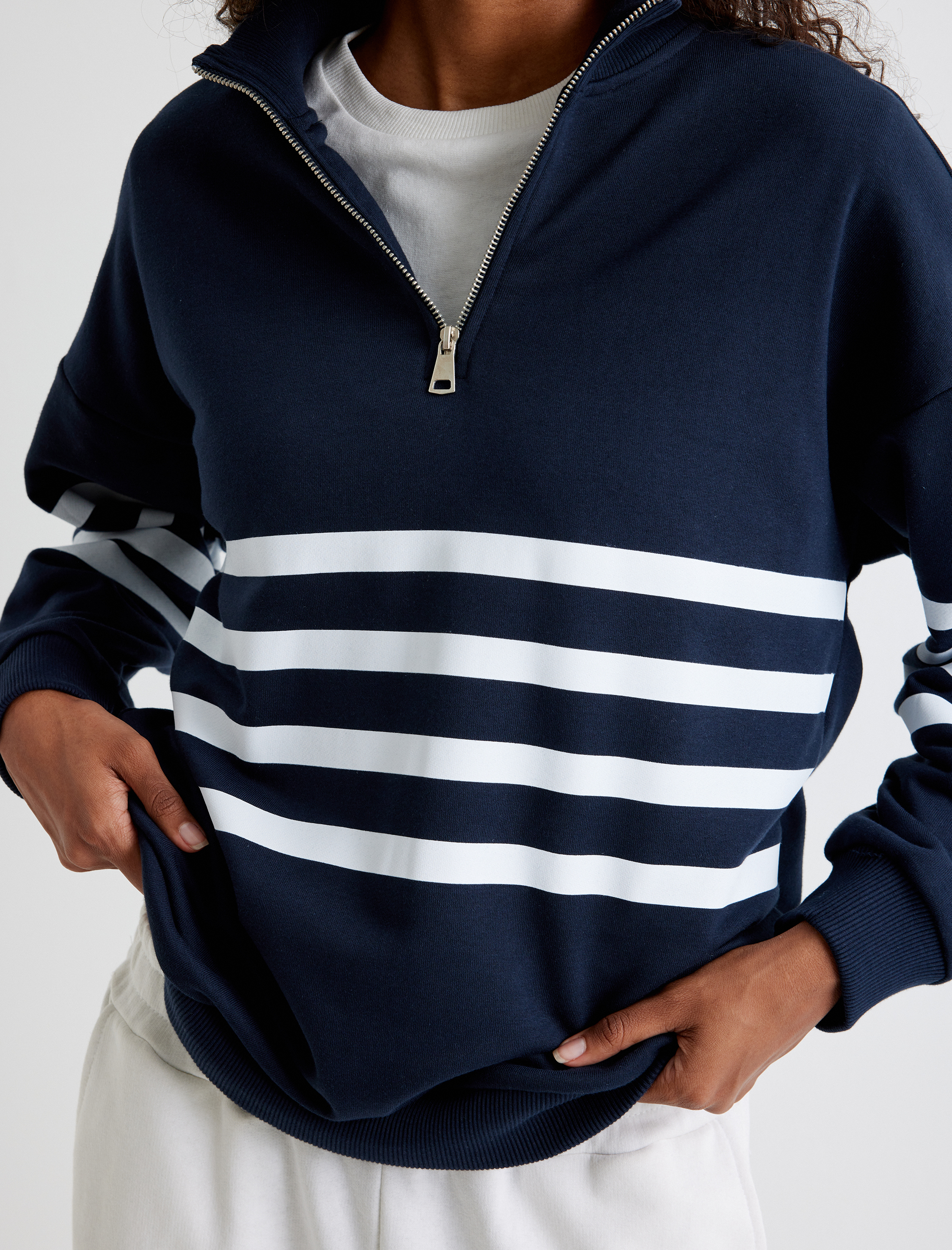   Dik Yaka Uzun Kollu Yarım Fermuarlı Oversize Sweatshirt