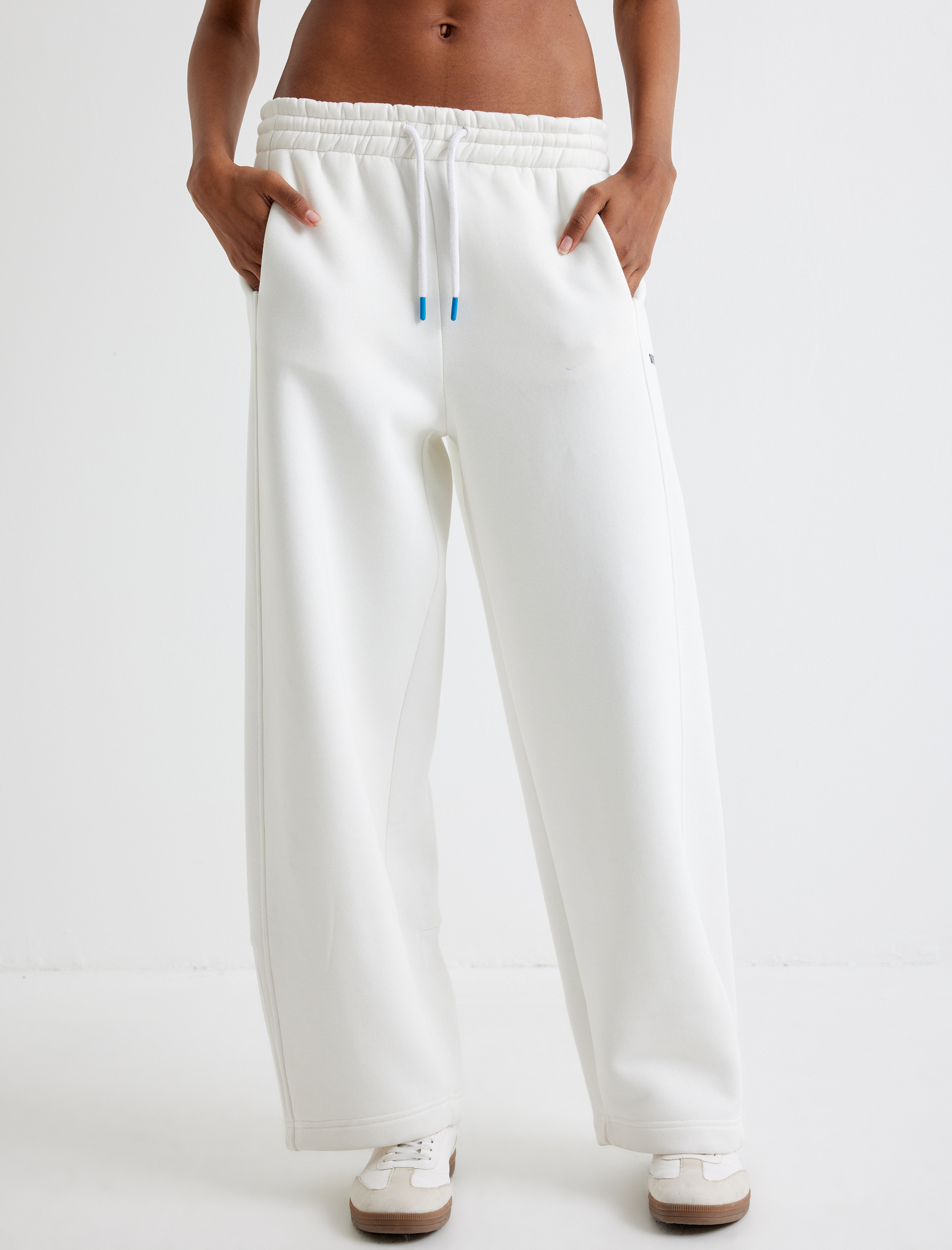   Üç İplik Şardonlu Bol Düz Paça Beli Bağlamalı Cepli Eşofman Pantolon