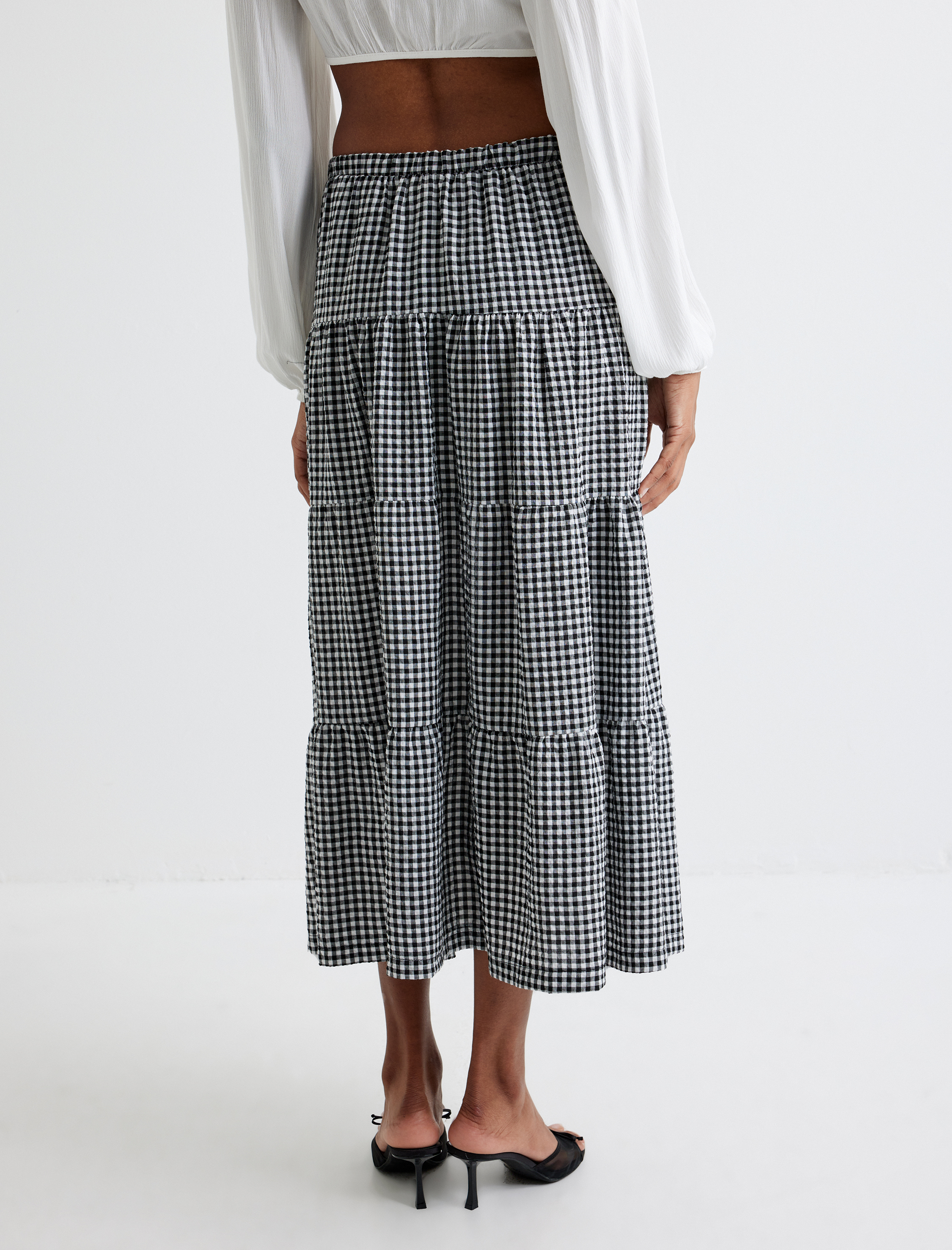   A Kesim Uzun Etek Yüksek Bel Pötikareli Yırtmaç Detaylı