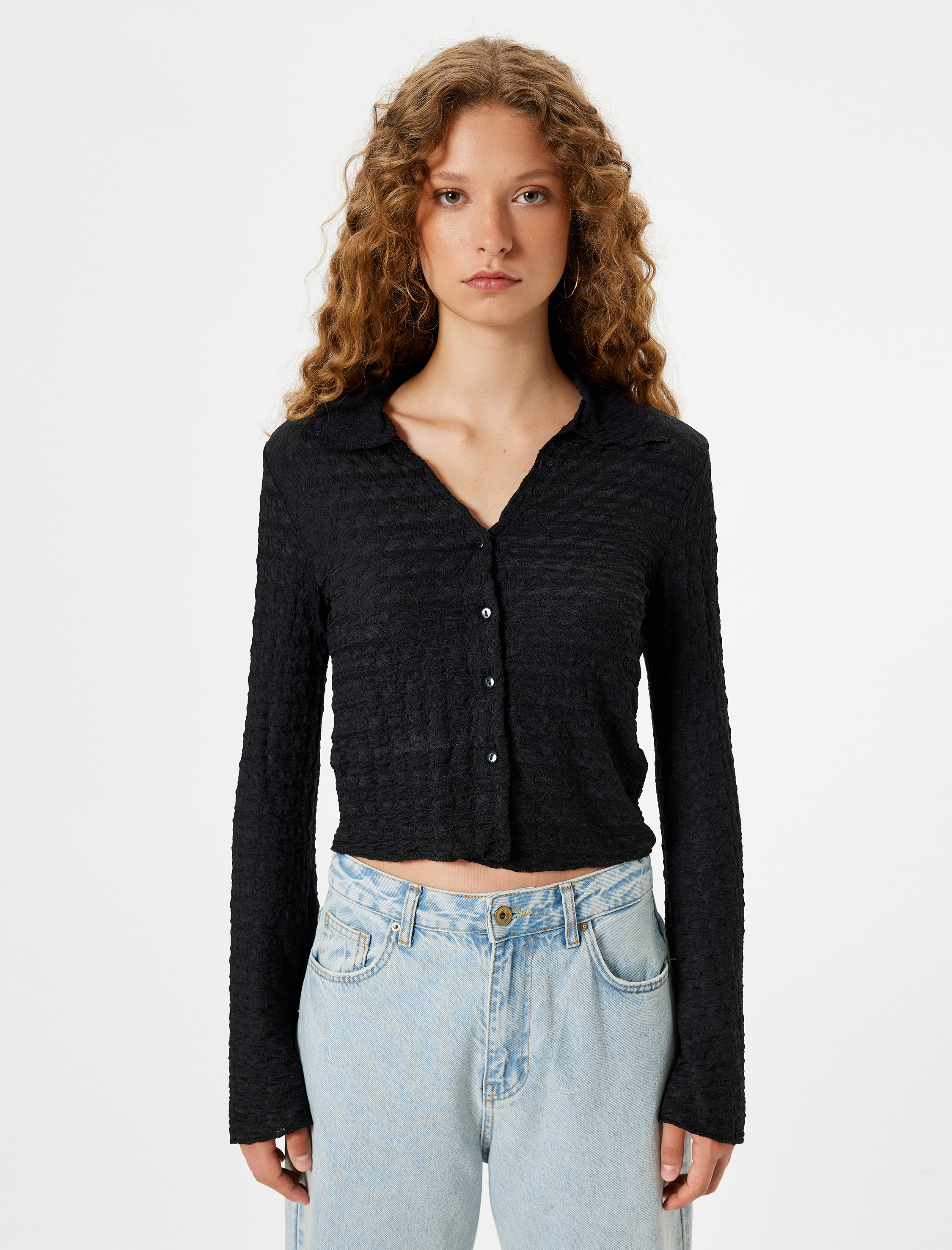   Uzun Kollu Dokulu Düğmeli Gömlek Yaka Tişört Bürümcük