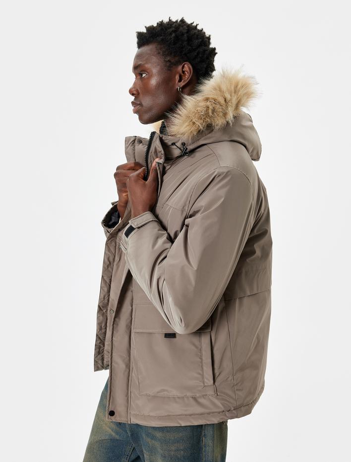  Anorak Ceket Suni Kürk Detaylı Kapşonlu Slim Fit Fermuarlı
