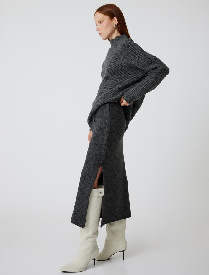  Midi Boy Yırtmaç Detaylı Kalem Triko Etek