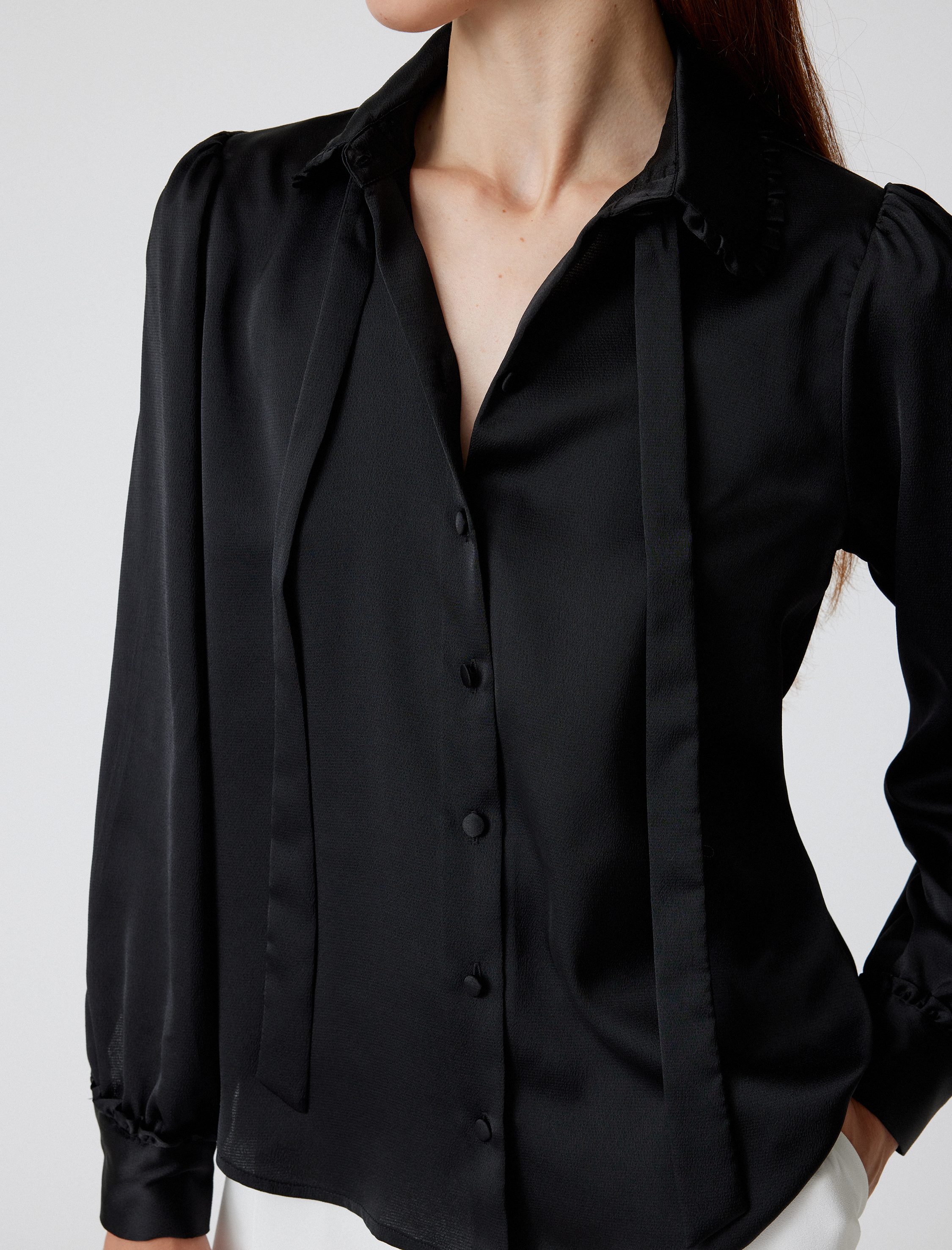   Saten Gömlek Uzun Kollu Fırfır Detaylı Fular Yaka Detaylı