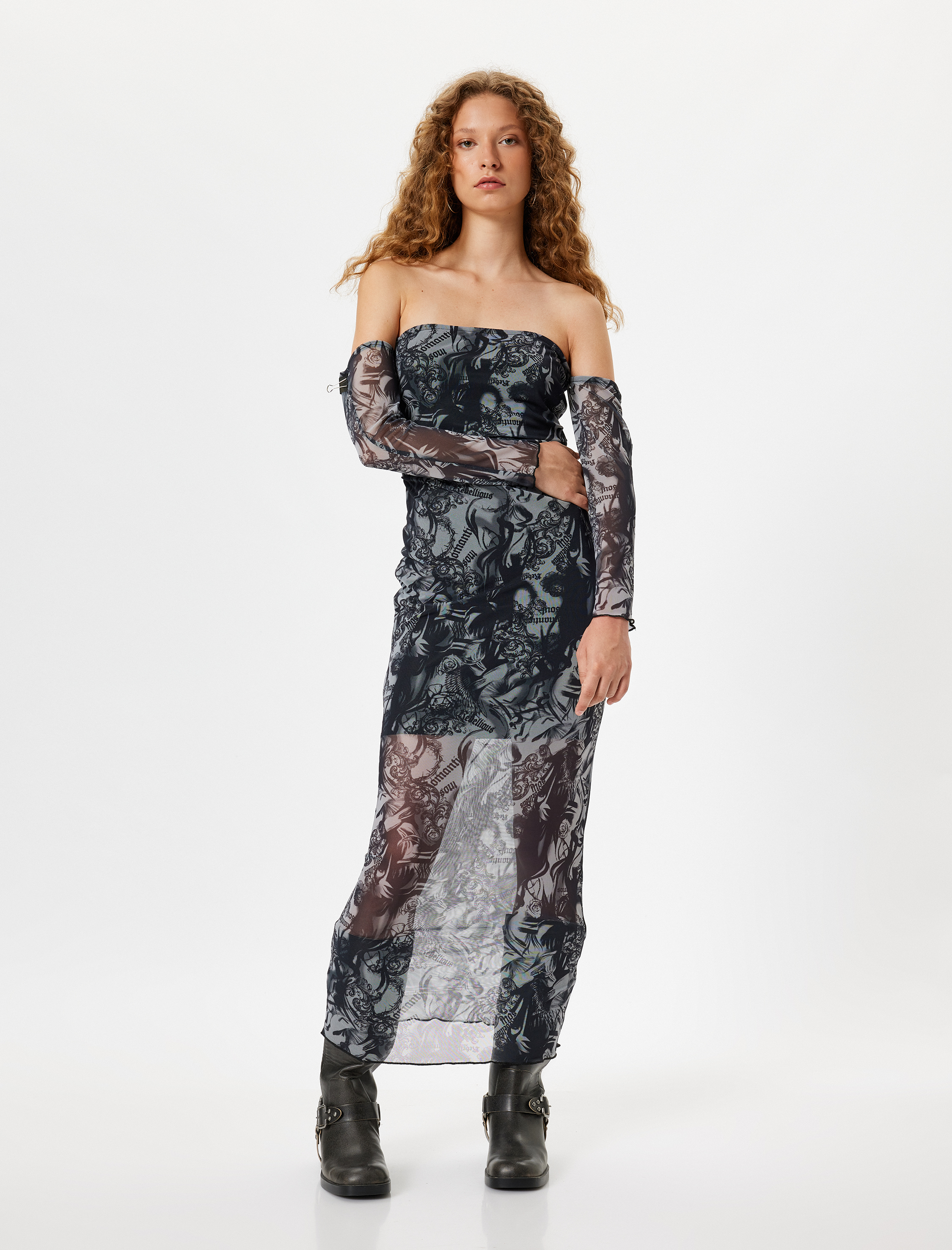 Straplez Tül Elbise Uzun Astarlı Soyut Desenli Uzun Kollu