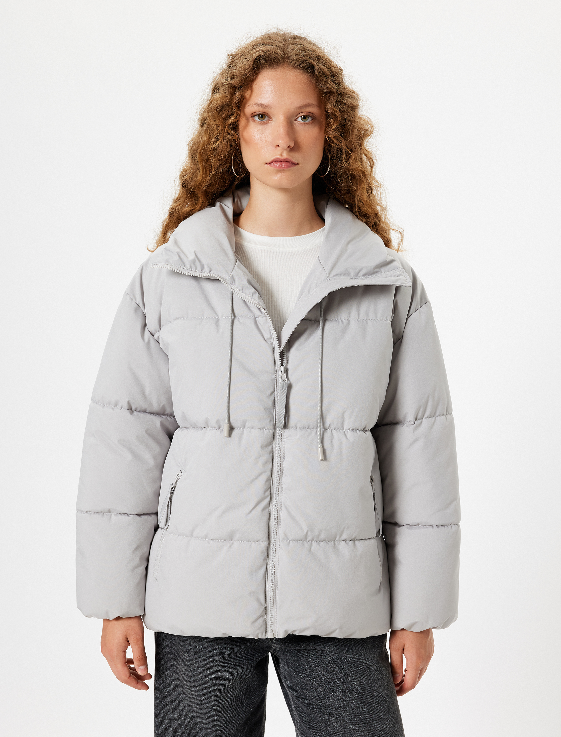   Oversize Şişme Mont Dik Yaka Fermuarlı Cep Detaylı Çıtçıt Düğmeli