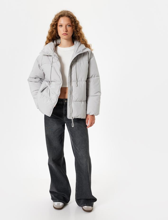  Oversize Şişme Mont Dik Yaka Fermuarlı Cep Detaylı Çıtçıt Düğmeli