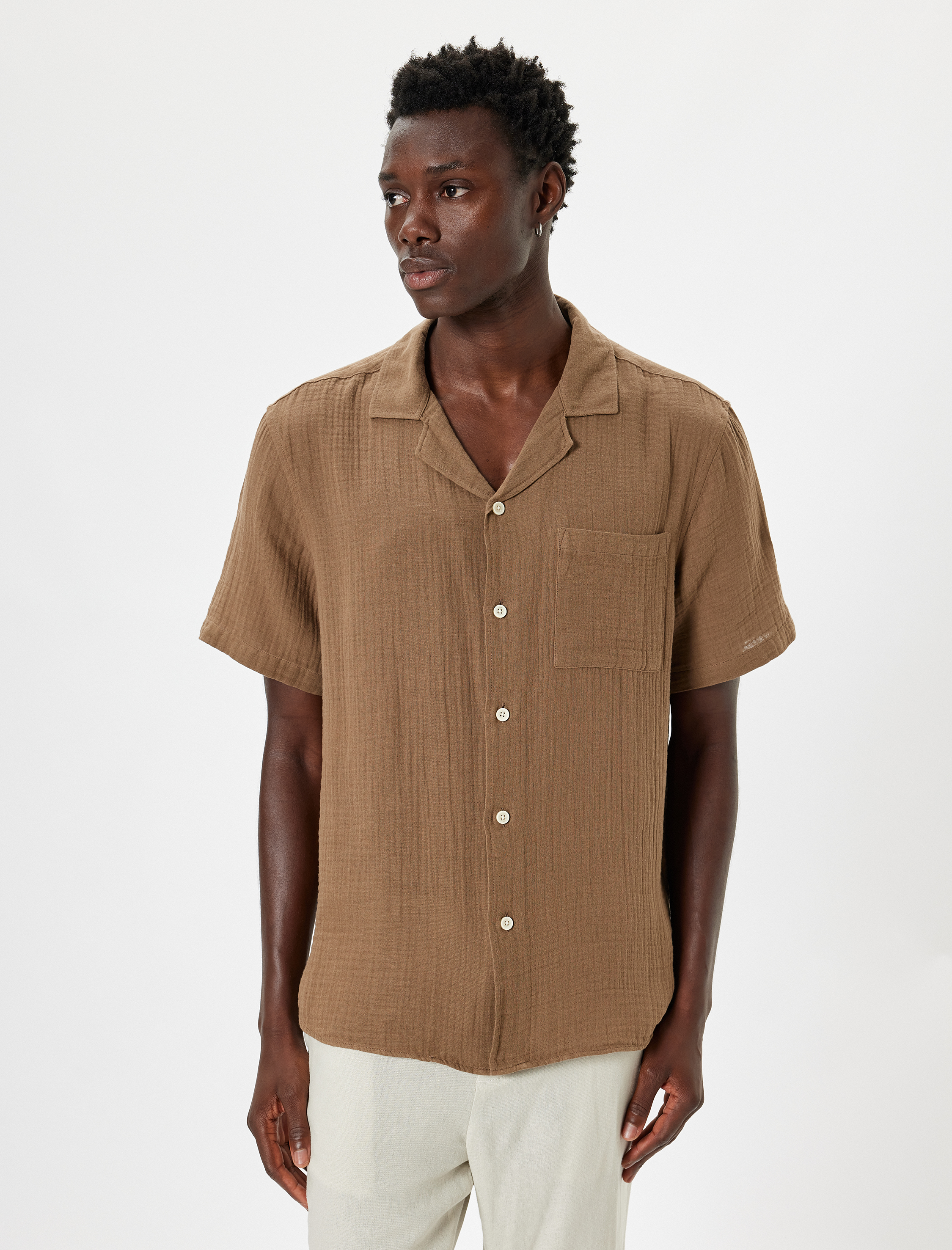   Dokulu Cep Detaylı Regular Fit Pamuklu Basic Kısa Kollu Gömlek