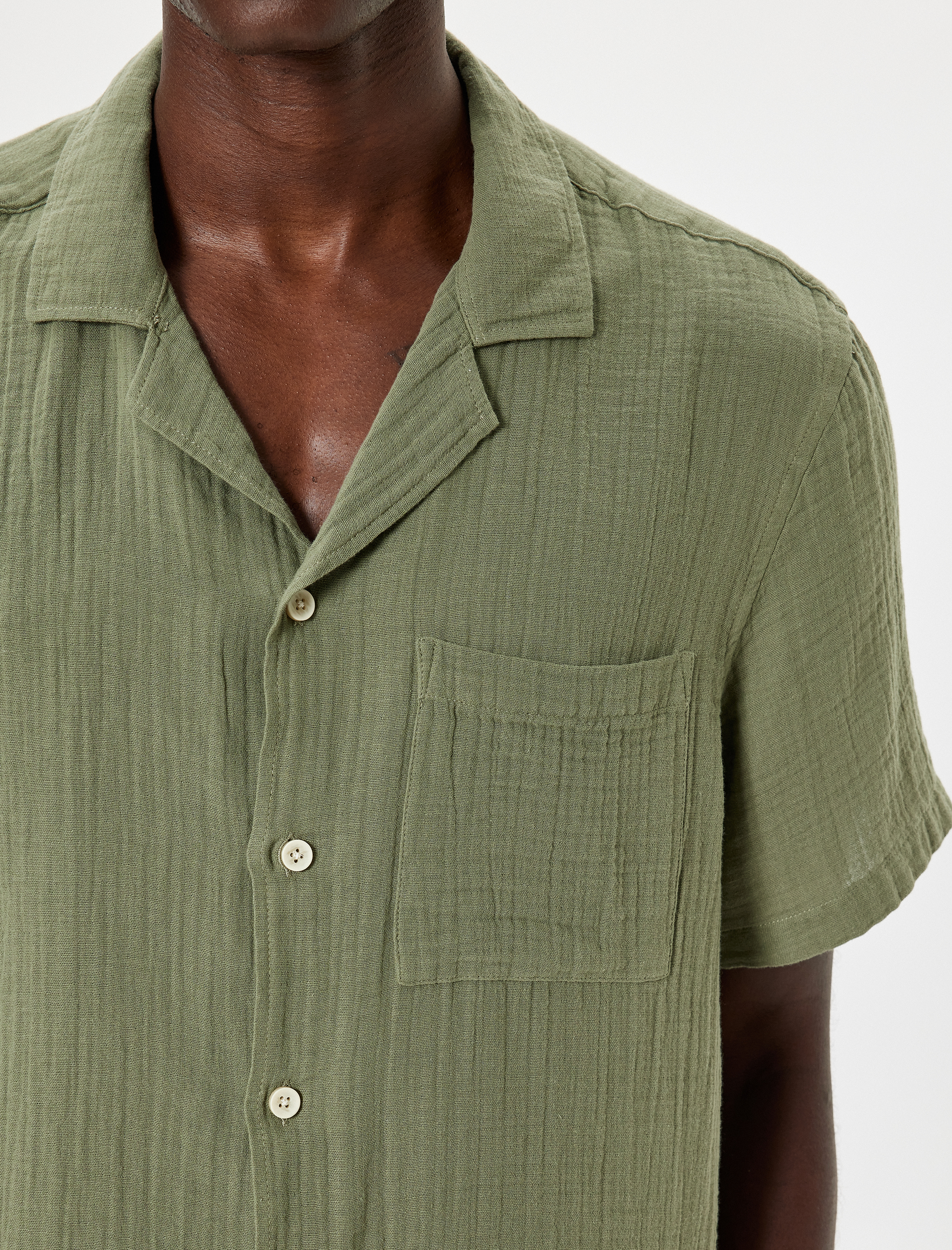   Dokulu Cep Detaylı Regular Fit Pamuklu Basic Kısa Kollu Gömlek