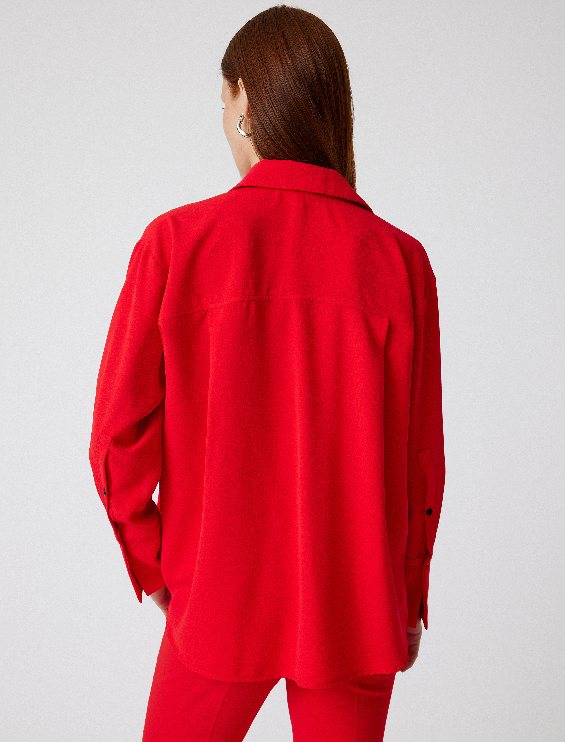 Krep Gömlek Uzun Kollu Klasik Yaka Kalça Boy Regular Fit